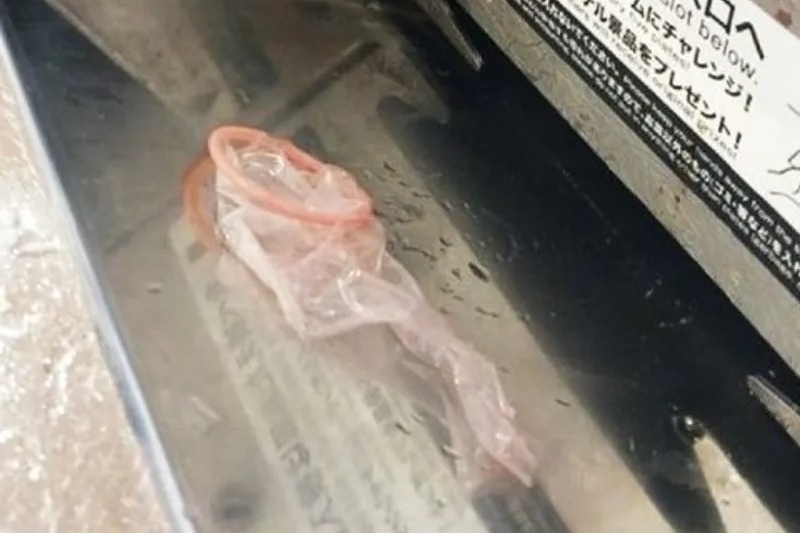 「藏壽司」驚傳顧客惡搞事件，警方已依業務妨害罪嫌將其書面送交東京地檢署。（翻攝自tsuisoku.com）