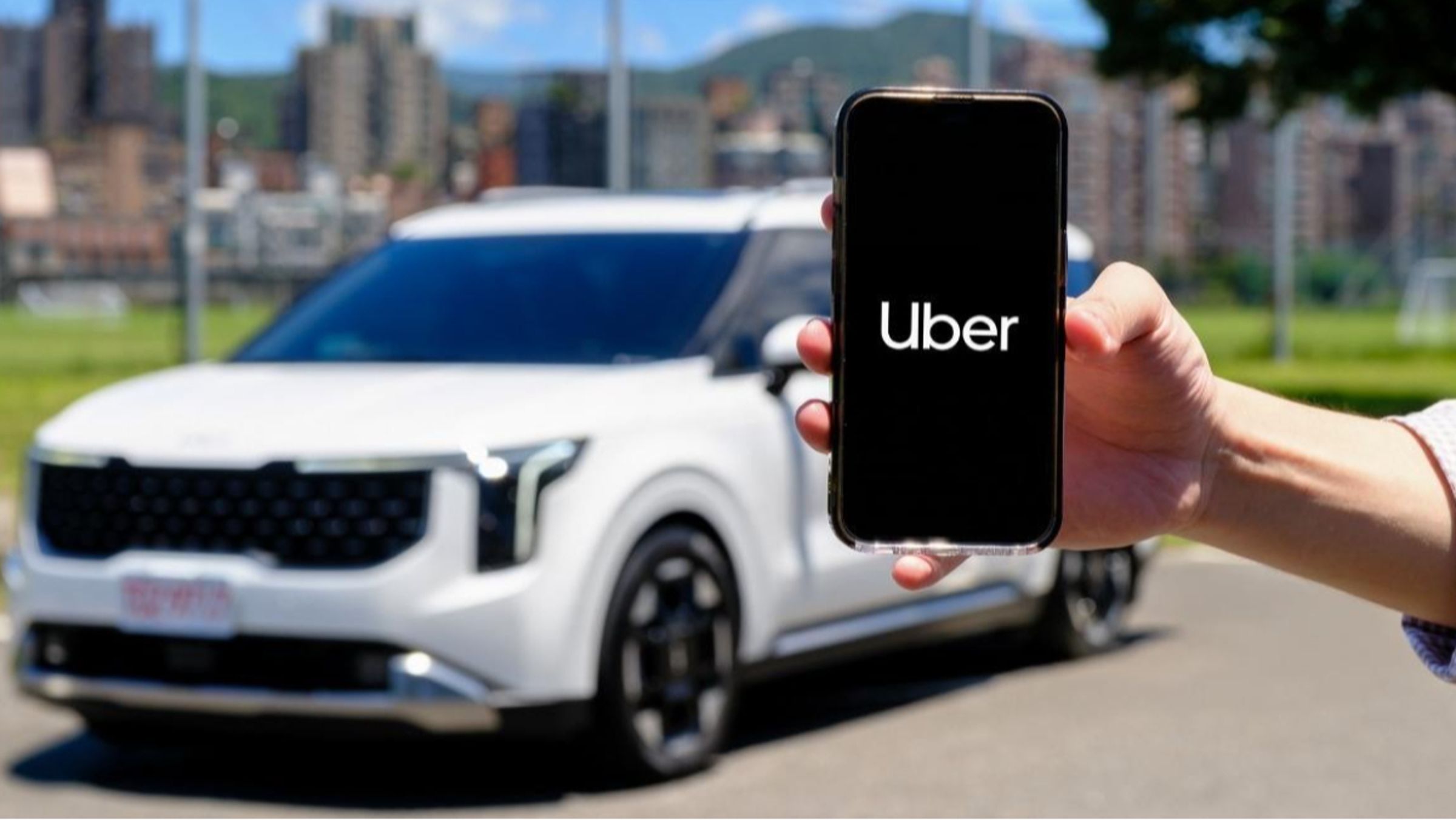 Uber推出限時、限地的機車載人服務。