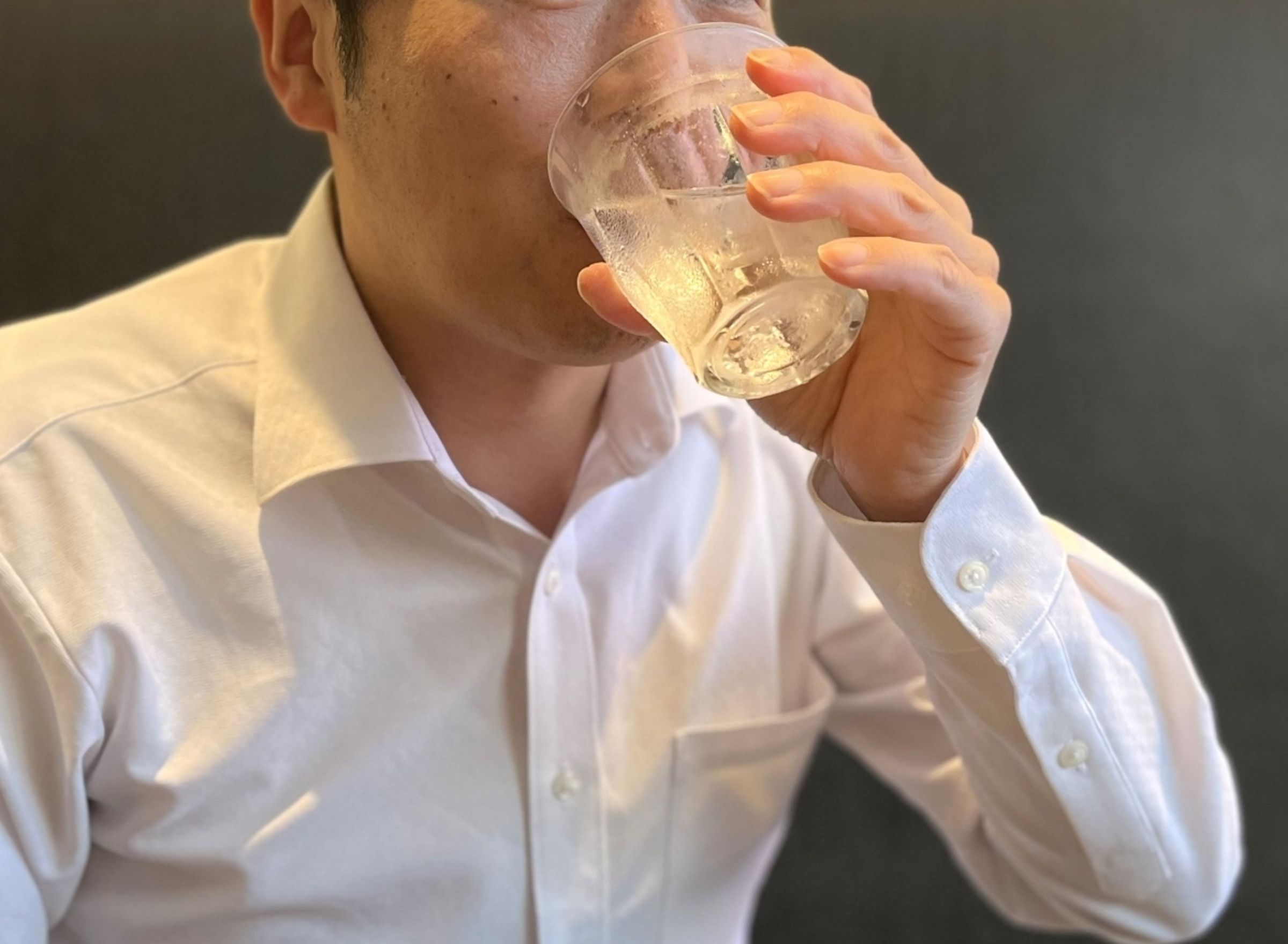 一名病患手術後,因院方人員錯誤指示他大量喝水,導致水中毒死亡。(示意圖,photoAC)