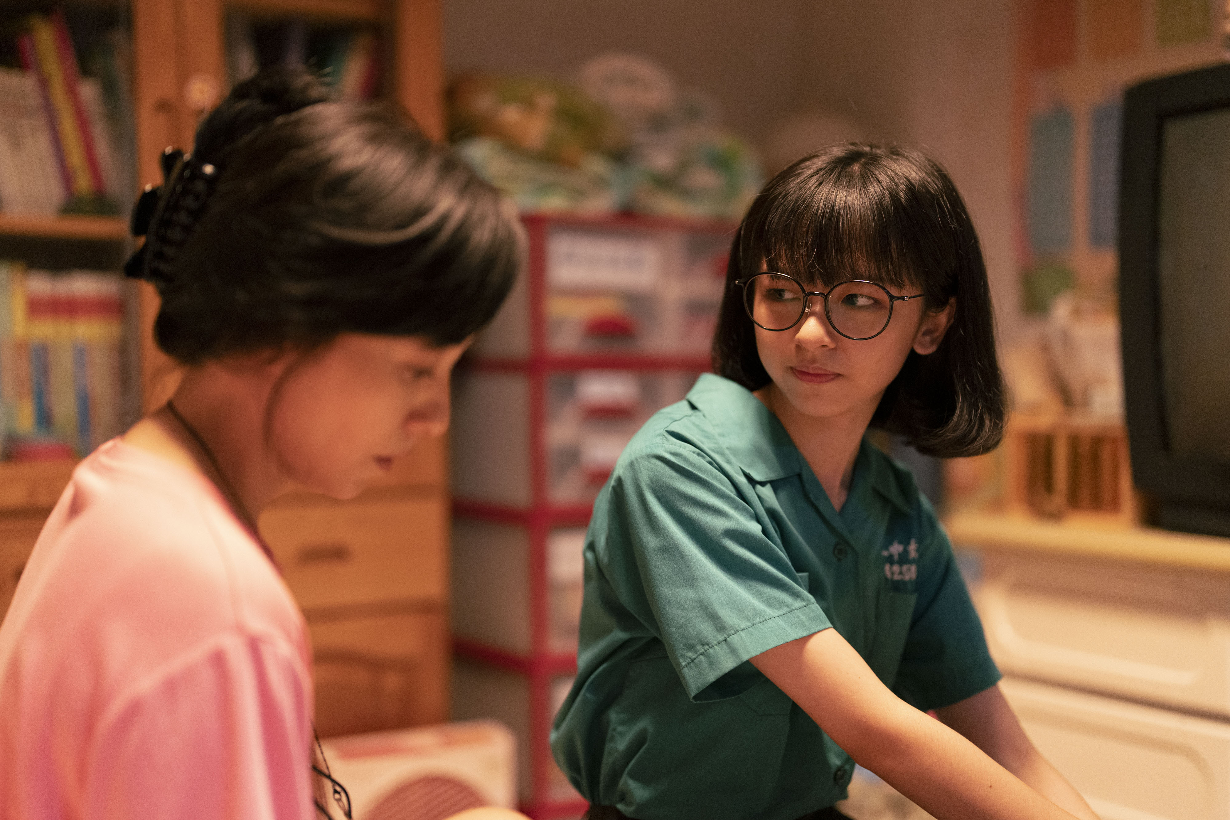 陳姸霏有一個嚴母季芹，劇中的關係很緊繃。（興揚電影提供）