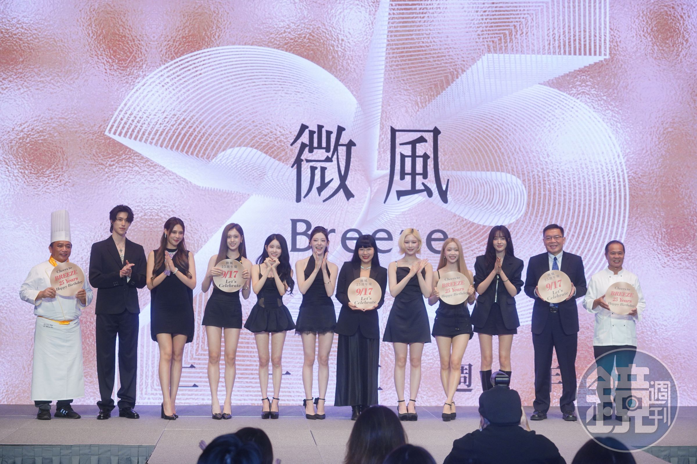 微風邀請韓國人氣女團STAYC擔任封面人物並舉辦限定見面活動，直接將廣大的K-POP粉絲經濟轉化為實體店鋪熱烈人潮。