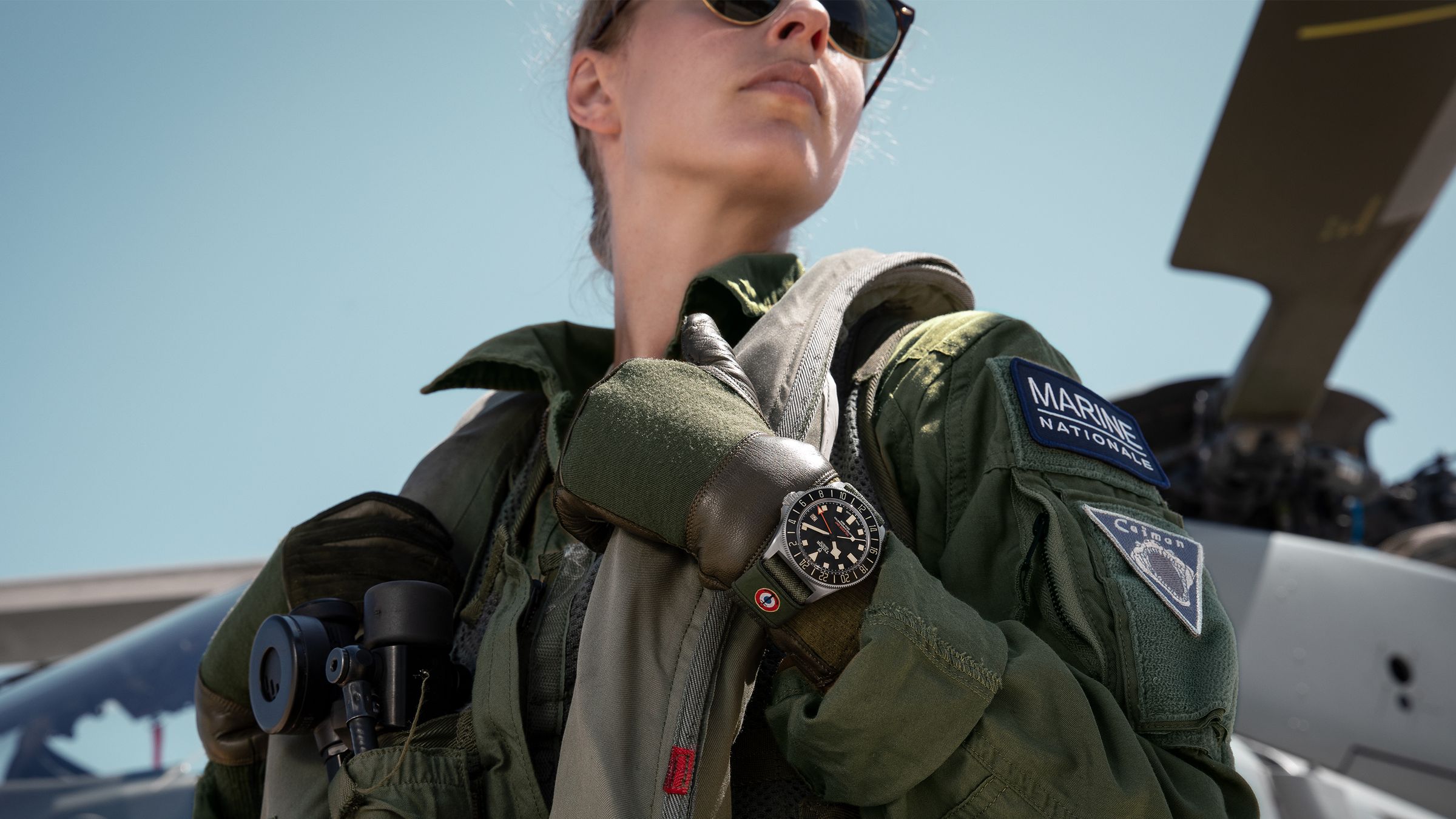帝舵今年推出的Pelagos FXD GMT外型非常帥氣，是為了海軍航空兵設計的工具用錶，消光黑的錶圈和面盤，搭配霧面的錶殼設計，非常符合軍錶的訴求。