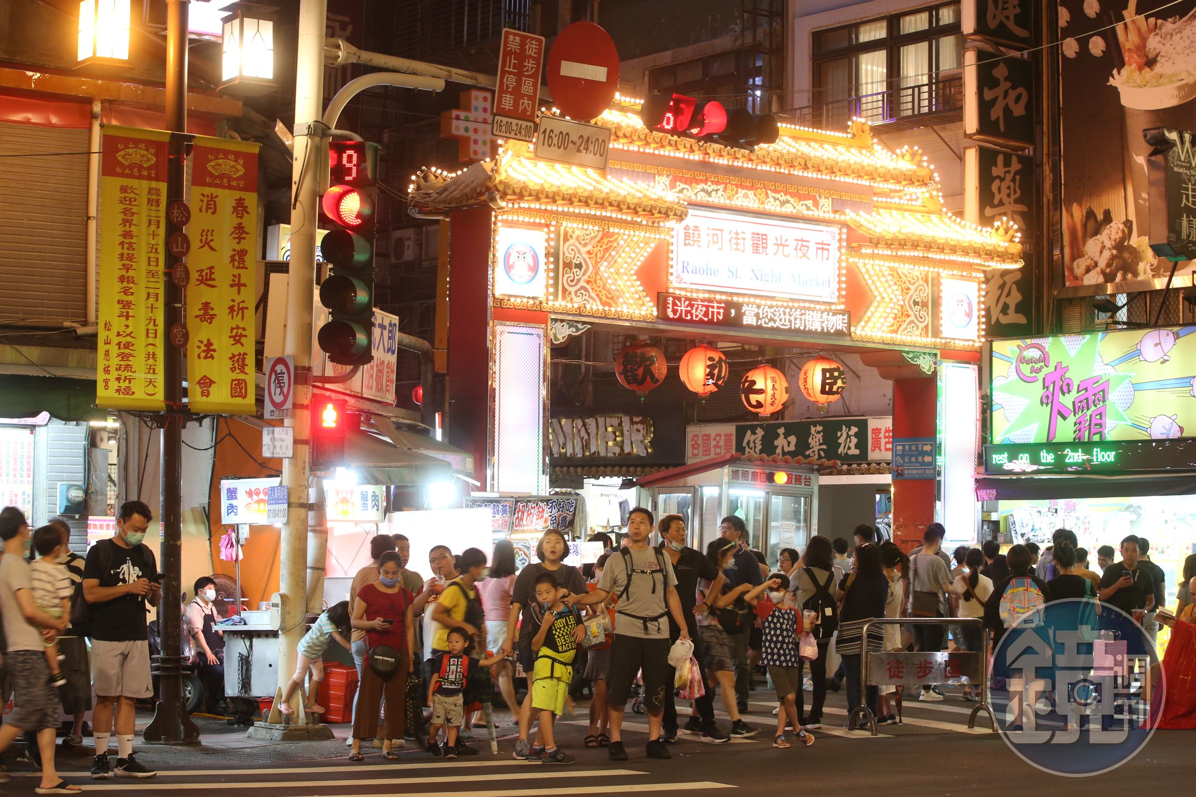 台灣號稱美食王國,料理多元又便宜,不過近日有網友好奇提問,「東西加個土字都可以賣比較貴嗎?」引起網路熱議。(示意圖,本刊資料照)