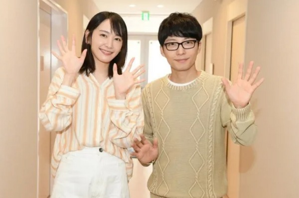 日本「國民女神」新垣結衣2021年5月與星野源結婚，夫妻因為婚後低調，屢被傳出婚變。（翻攝自X）