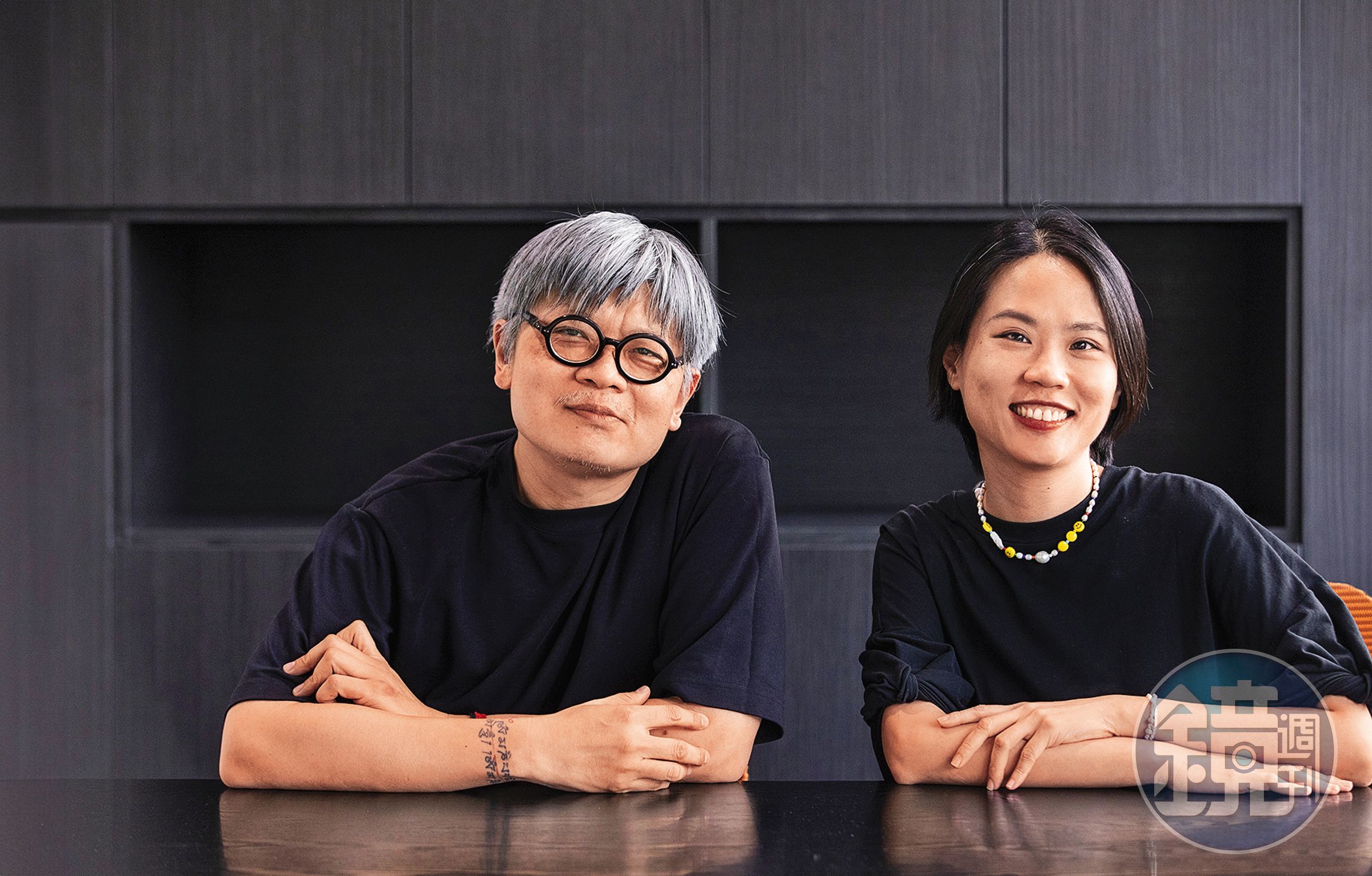 監製吳宗祐(左)與陳劭怡(右)期望以影像故事記錄時代的轉折。