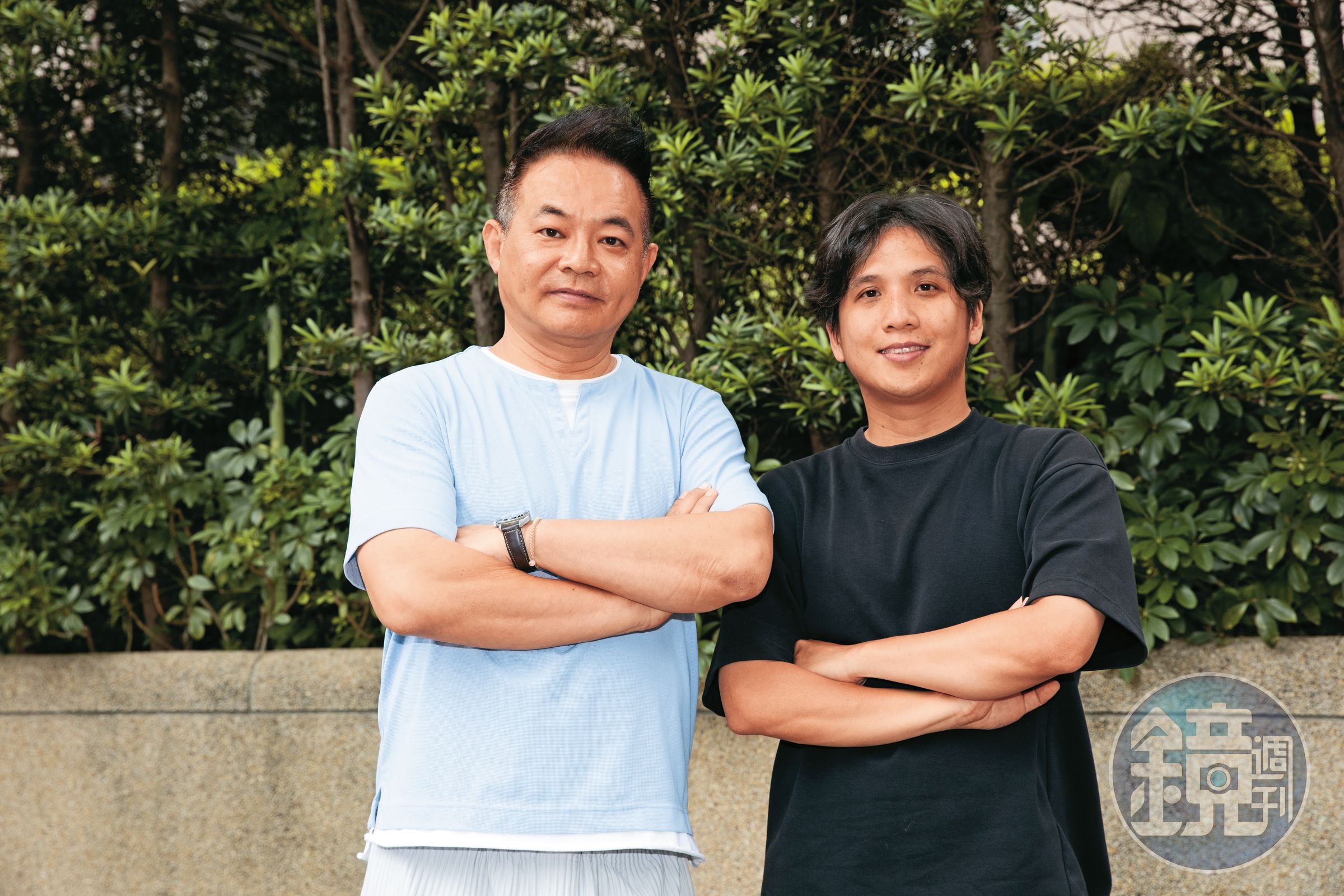 監製鄒介中(左)、導演洪子烜(右)率領劇組突破高技術門檻, 展現台灣製作大規模類型電影的實力。