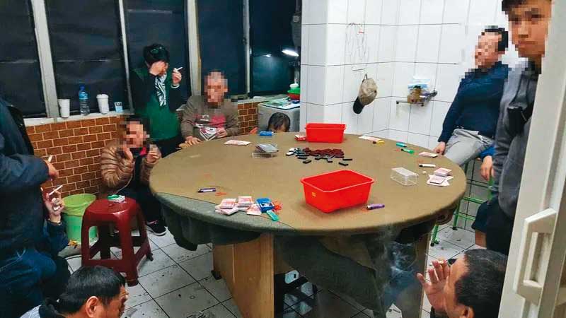 台北萬華在地幫派芳明館，早年以賭場圍事等不法勾當牟利。示意畫面，圖非當事賭場。（翻攝畫面）