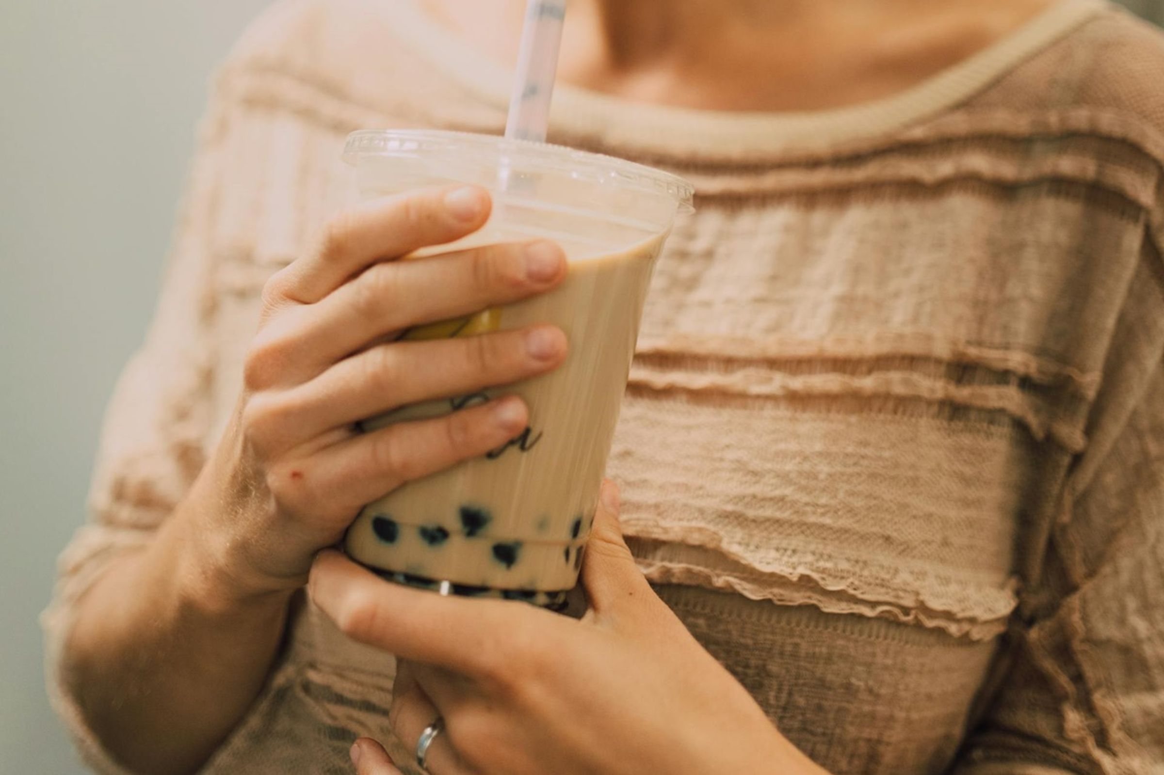 一名手搖飲店員抱怨客人將免費加料視為理所當然，在店家被留負評，害他被老闆罵。（示意圖，Pexels）