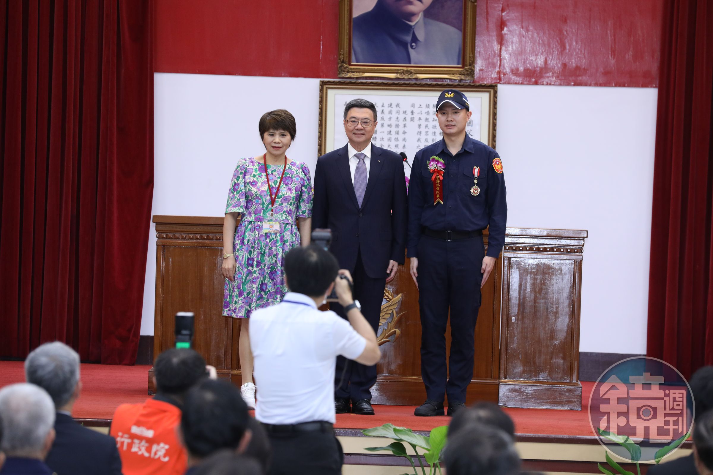 總統賴清德與全國模範警察合影留念。