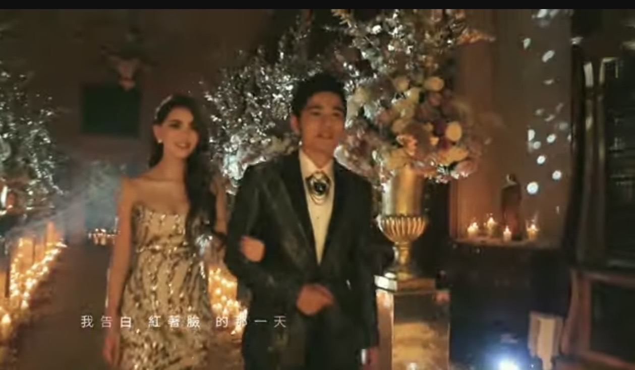 隨著新歌〈I Do〉MV釋出，周杰倫求婚昆凌的影片曝光。（圖／截自youtube）

