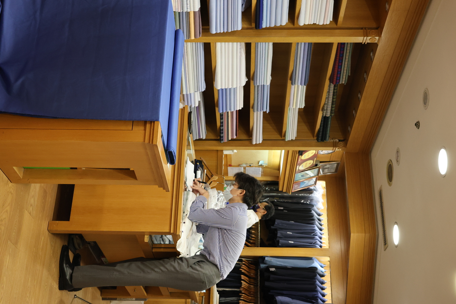 在館內屹立30年的手工西服店。