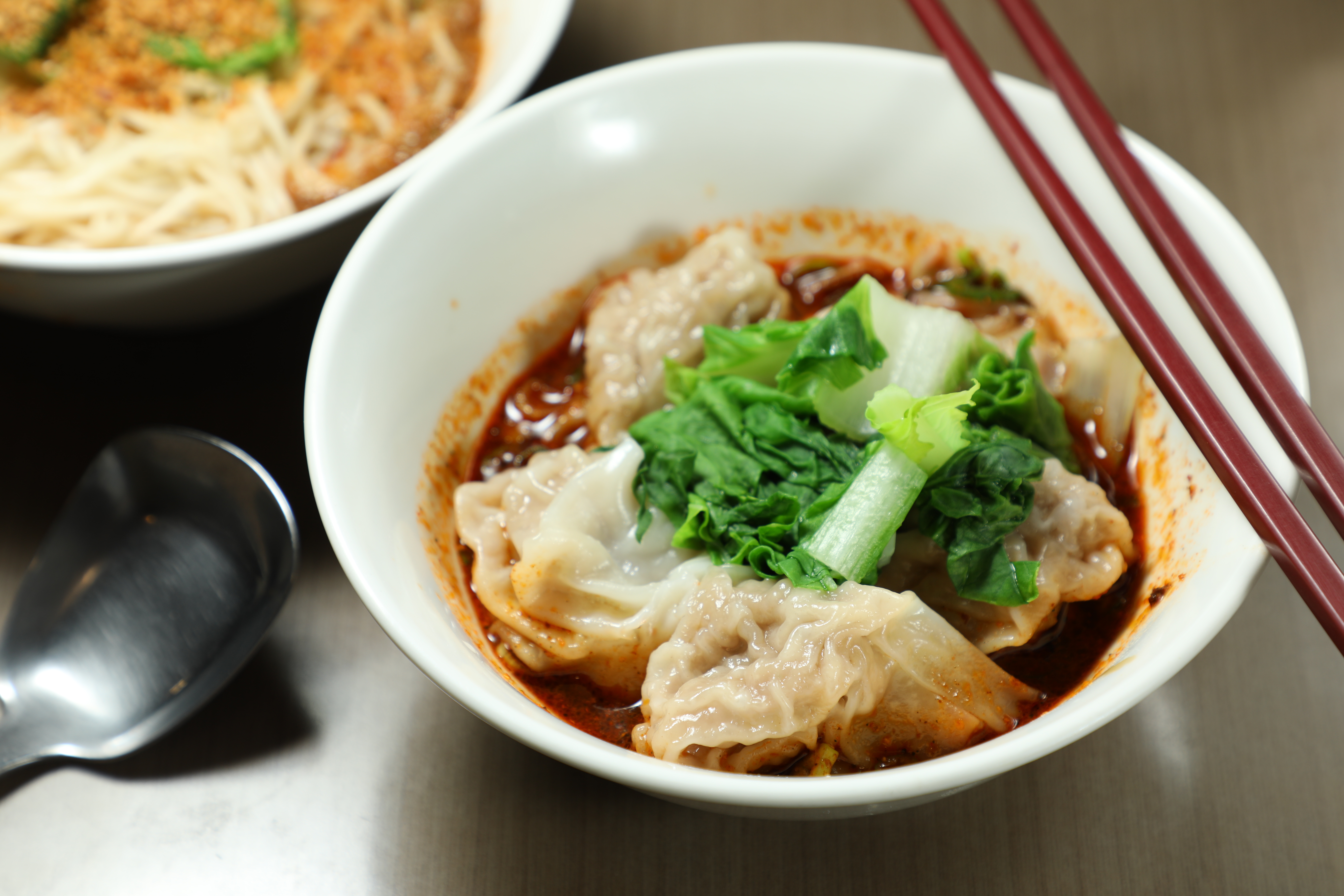 「椒麻炒手」十分夠味,分量也足。(100元/碗)