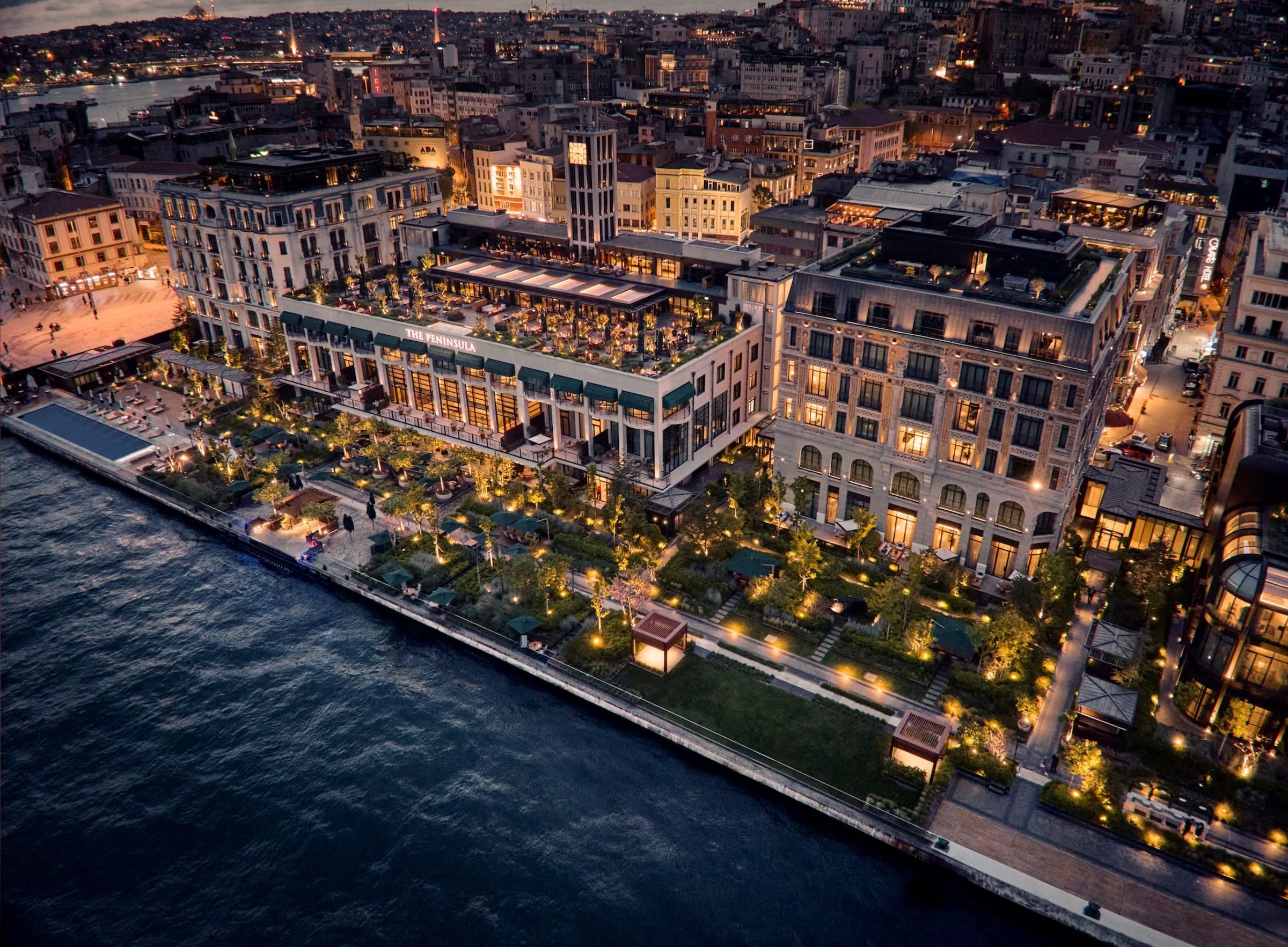 伊斯坦堡半島座落Galataport濱水區,由4棟建築組成,其中3棟為修復後的歷史建築,將老城記憶融入現代酒店。(半島酒店提供)