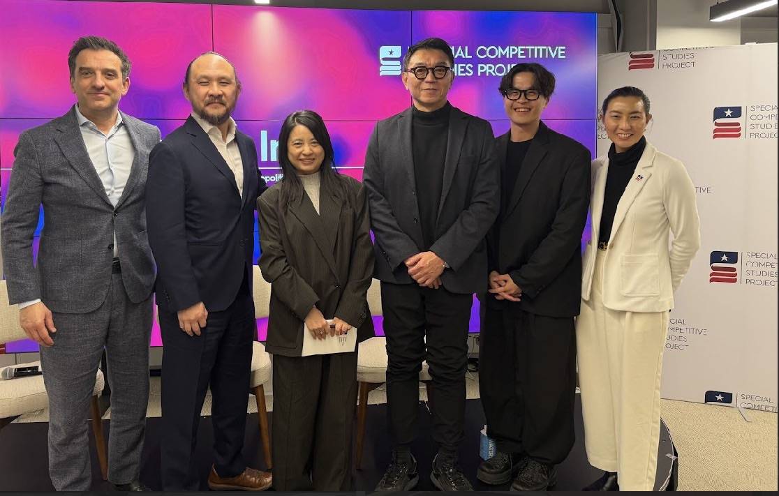 SCSP董事總經理Ylli Bajraktari(左起)、SCSP全球事務副總Joe Wang、零日攻擊製作人鄭心媚、零日攻擊監製林錦昌、零日攻擊行銷總監高偉豪、SCSP外交政策副主任Channing Lee。(該劇製作團隊提供)