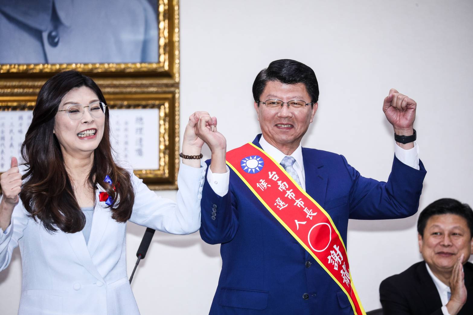 代表國民黨參選台南市長的謝龍介今日被問及黨中央是助力或阻力時坦言「都會有啦!」(鏡報鄒保祥)