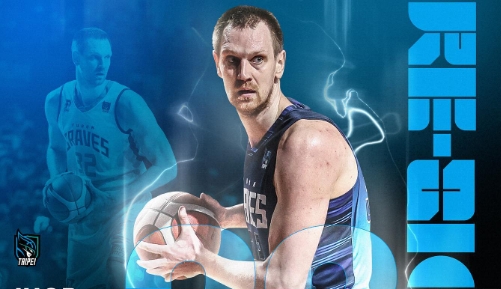 前台灣職籃球員林力仁退役後轉任球評，在節目爆料曾效力富邦勇士的前洋將塞瑟夫因體味過重，讓對手在場上不敢靠近他進行防守。（翻攝自IG@basketball_biji）