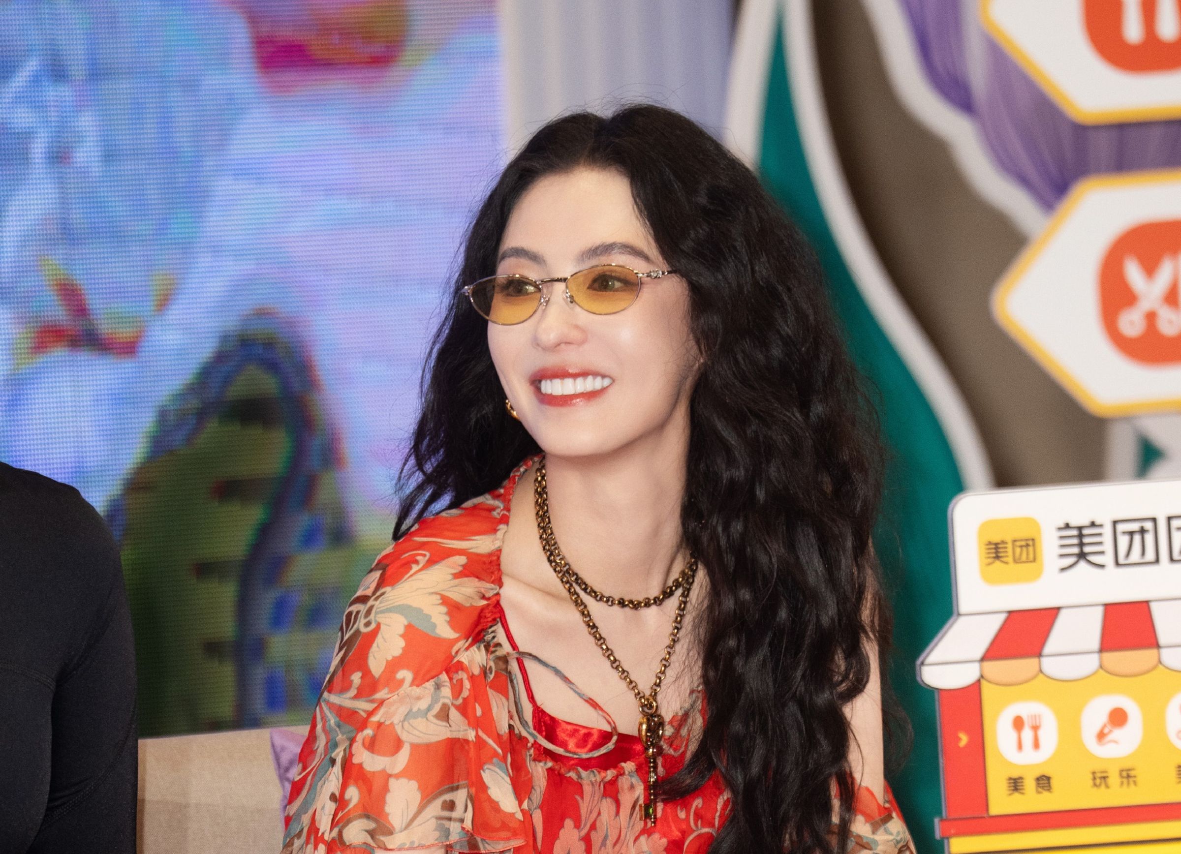 張柏芝以身體不適為由停工1年多，今年年初復出，外界懷疑她停工是因為懷4胎，但她並未正面回應。（翻攝自張柏芝微博）