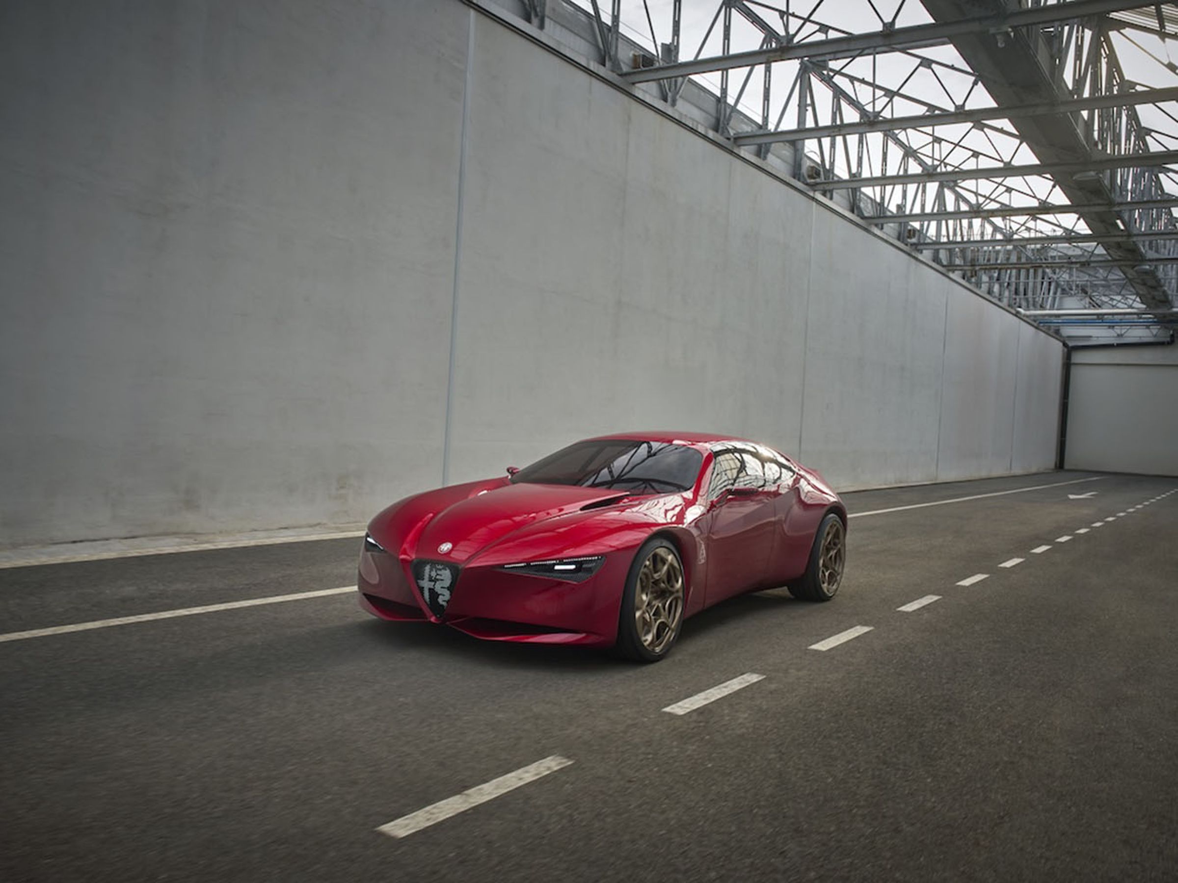 Cuorerosso 目前仍屬概念車,Alfa Romeo 尚未公布系統綜效馬力、扭力、加速表現或正式量產計畫。