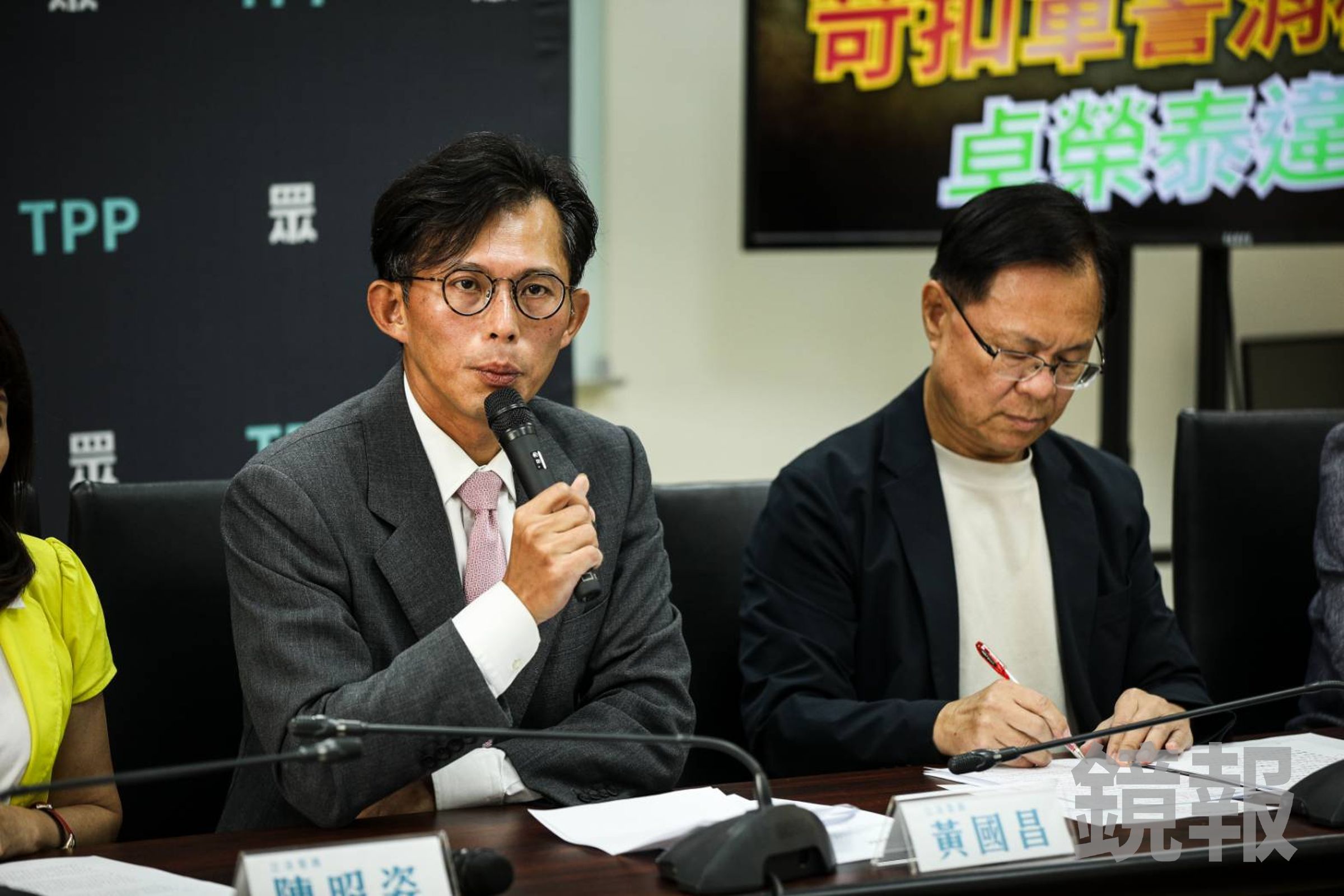 黃國昌今日回應,「吹哨者保護協會辦的每一案,加上他自己個人,從沒收過媒體一塊錢。」(鏡報鄒保祥)