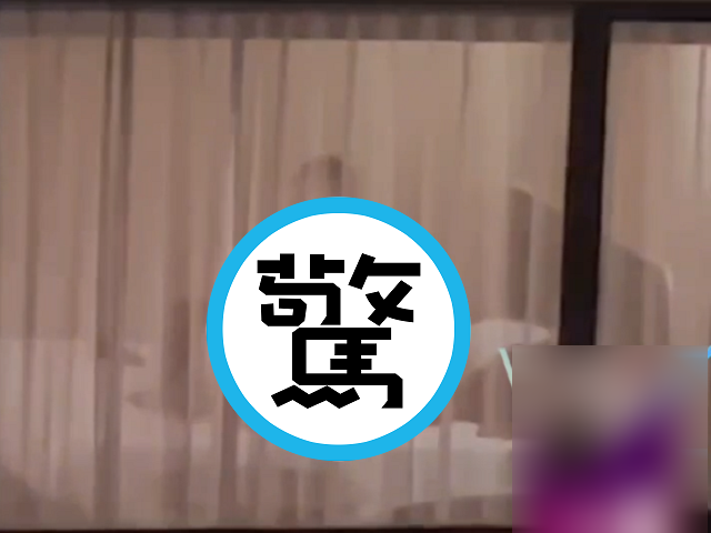 情侶做愛全被看光，大媽們「觀戰轉播」比活春宮更嗨。（翻自《51吃瓜網》）