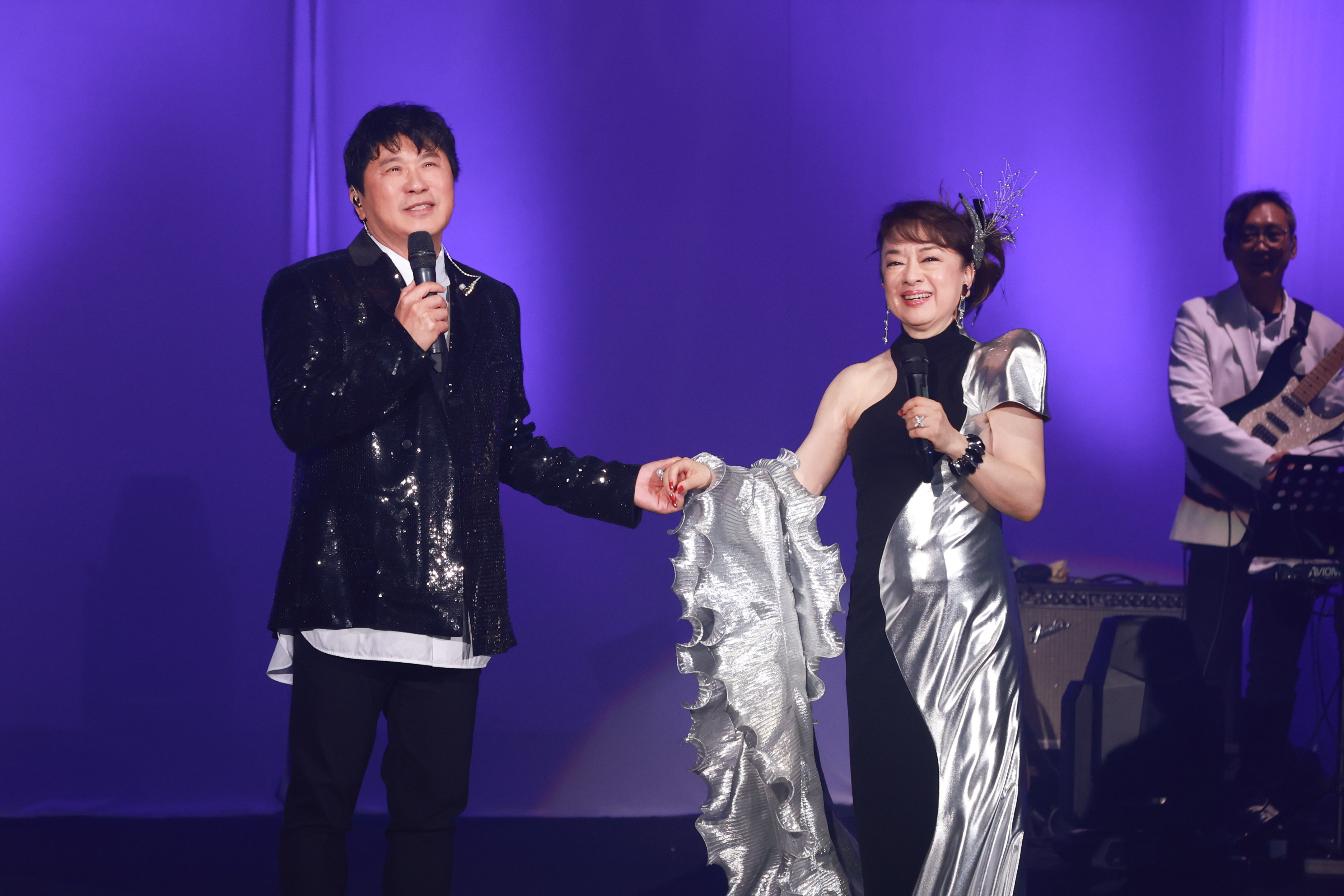 胡瓜笑說翁倩玉是他爸媽那代的偶像，連岳父岳母也跟他索票。