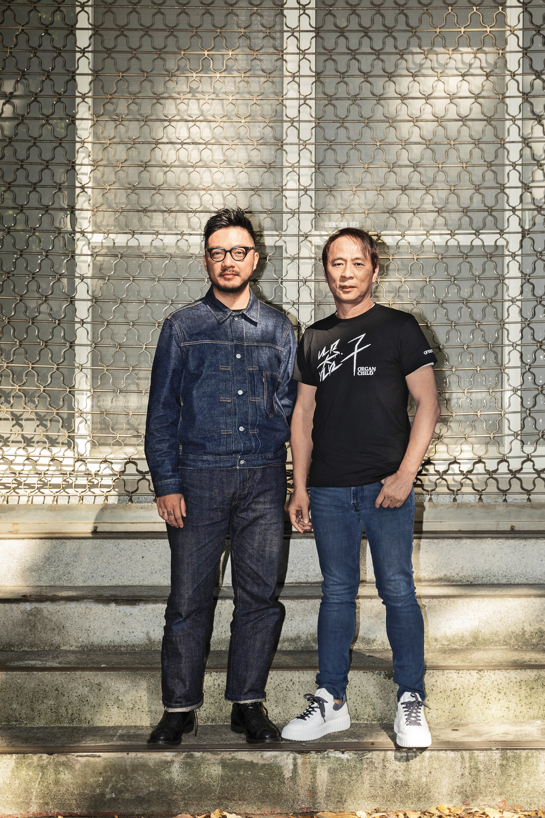 製片人梁宏志(右)與導演簡學彬(左)攜手合作,打造商業類型電影。