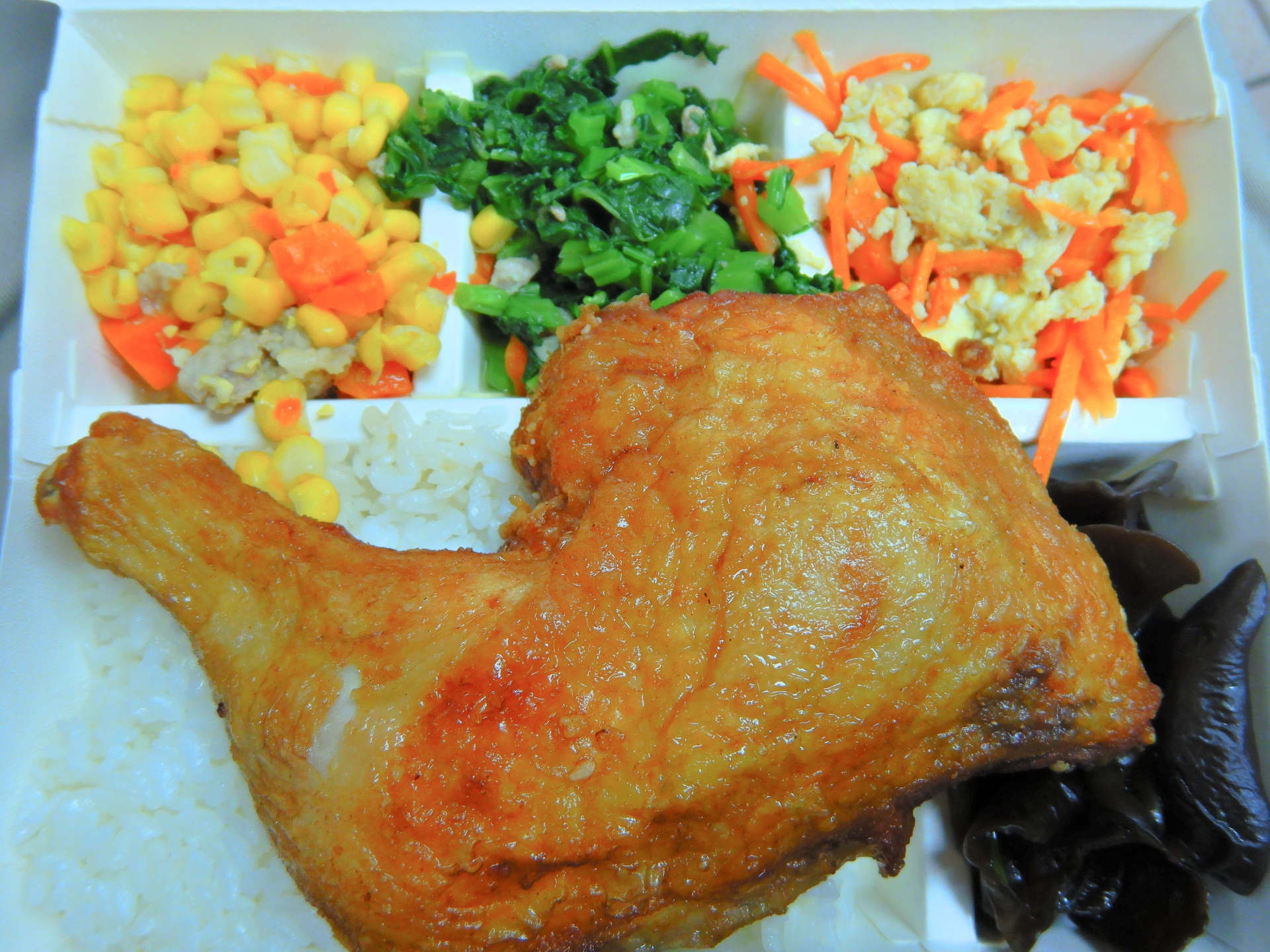 高雄一名顧姓男子竟因為先吃一個60元便當，被哥哥告偷竊。（示意圖，photoAC）