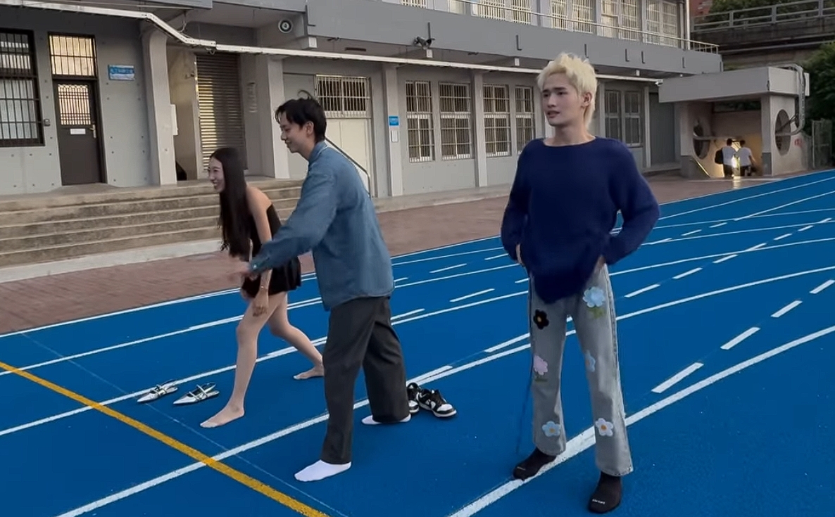 鍾明軒被爆擅闖校園害警衛被開除，校長出面說明情況。（翻攝自鍾明軒Instagram）