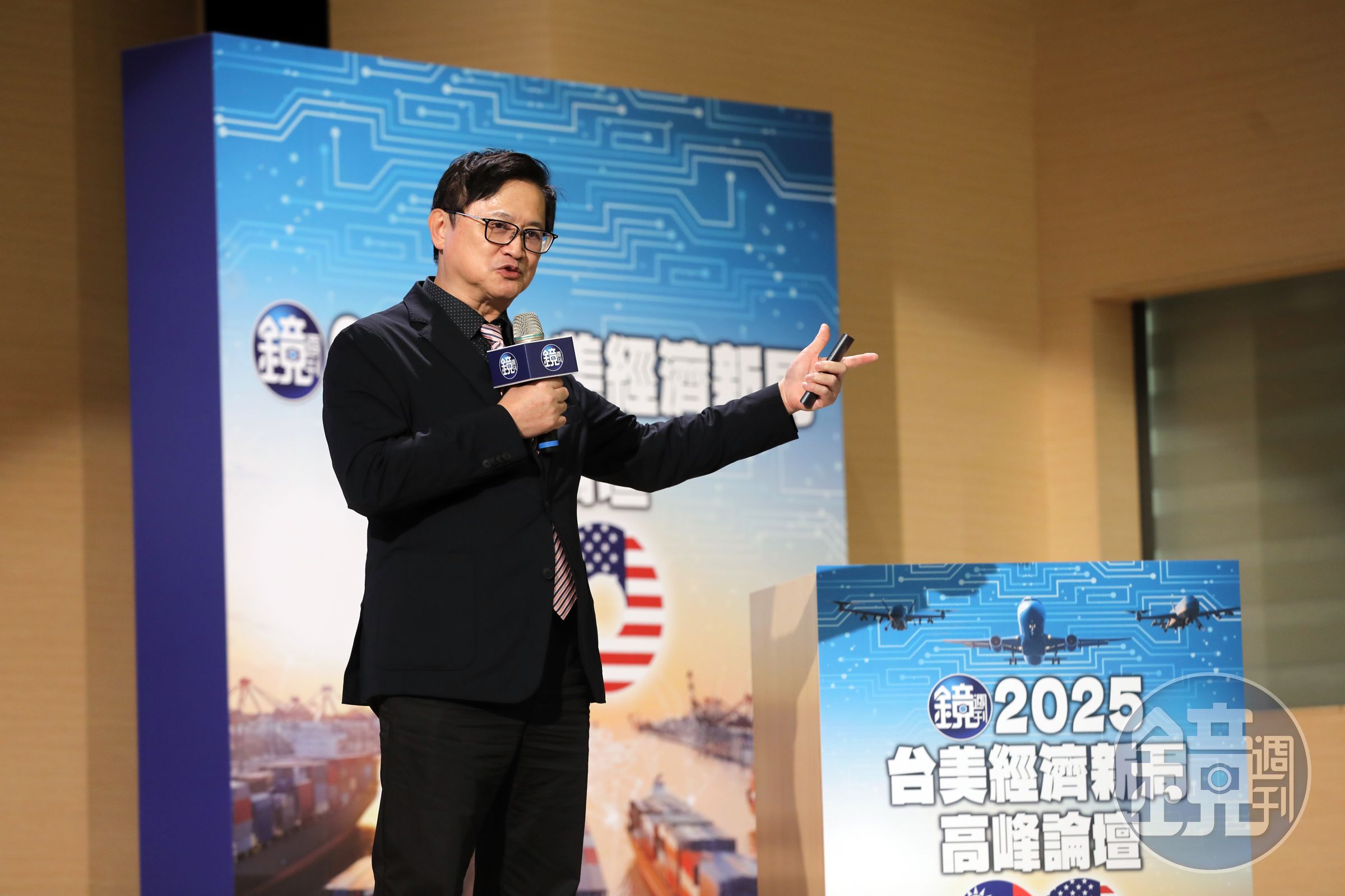 和碩董事長童子賢今日出席鏡週刊「2025台美經濟新局高峰論壇」。