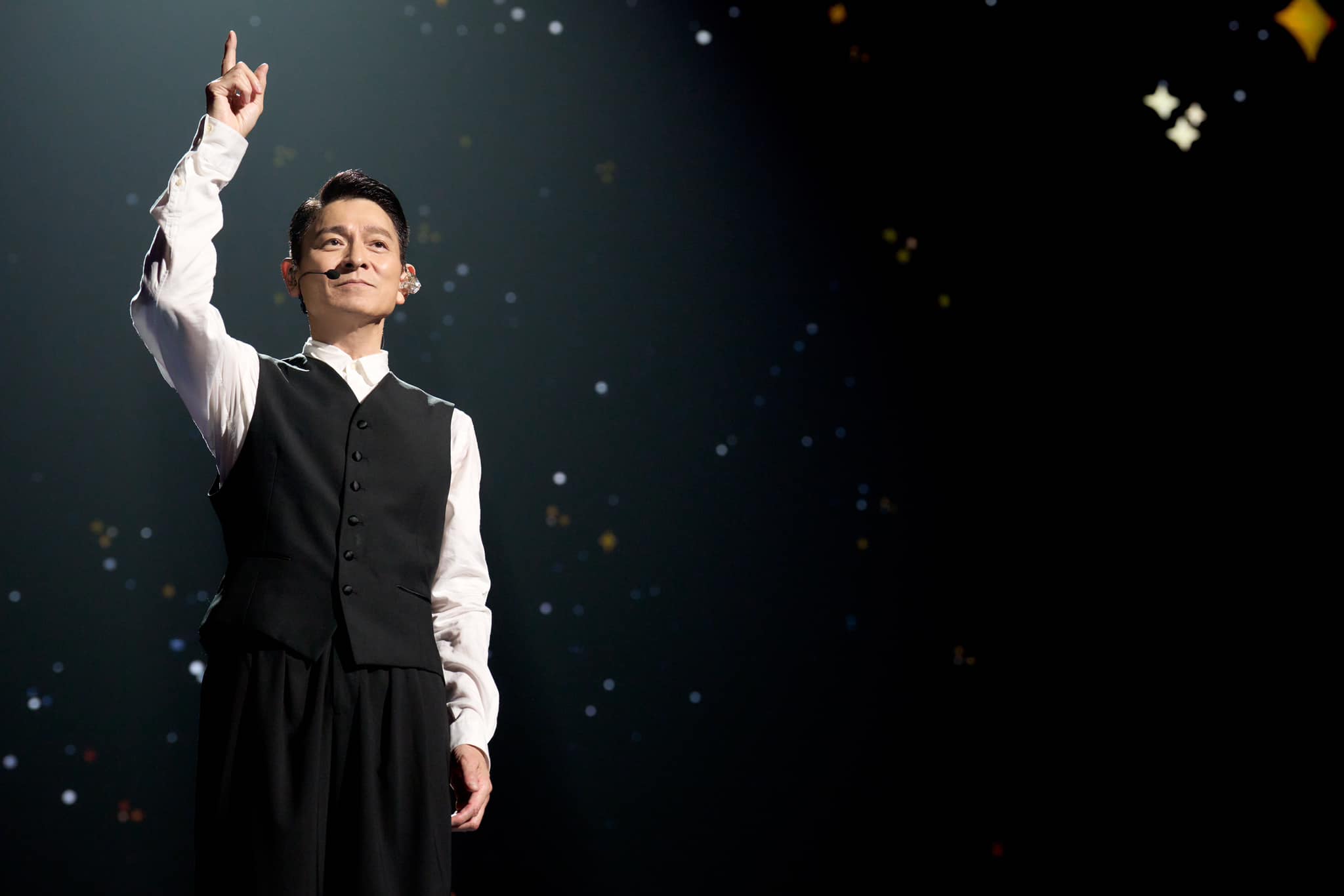 香港天王劉德華明起將在台北小巨蛋舉辦4場演唱會，但有不少粉絲擔心會部分場次會因颱風取消。（翻攝自映藝娛樂臉書）