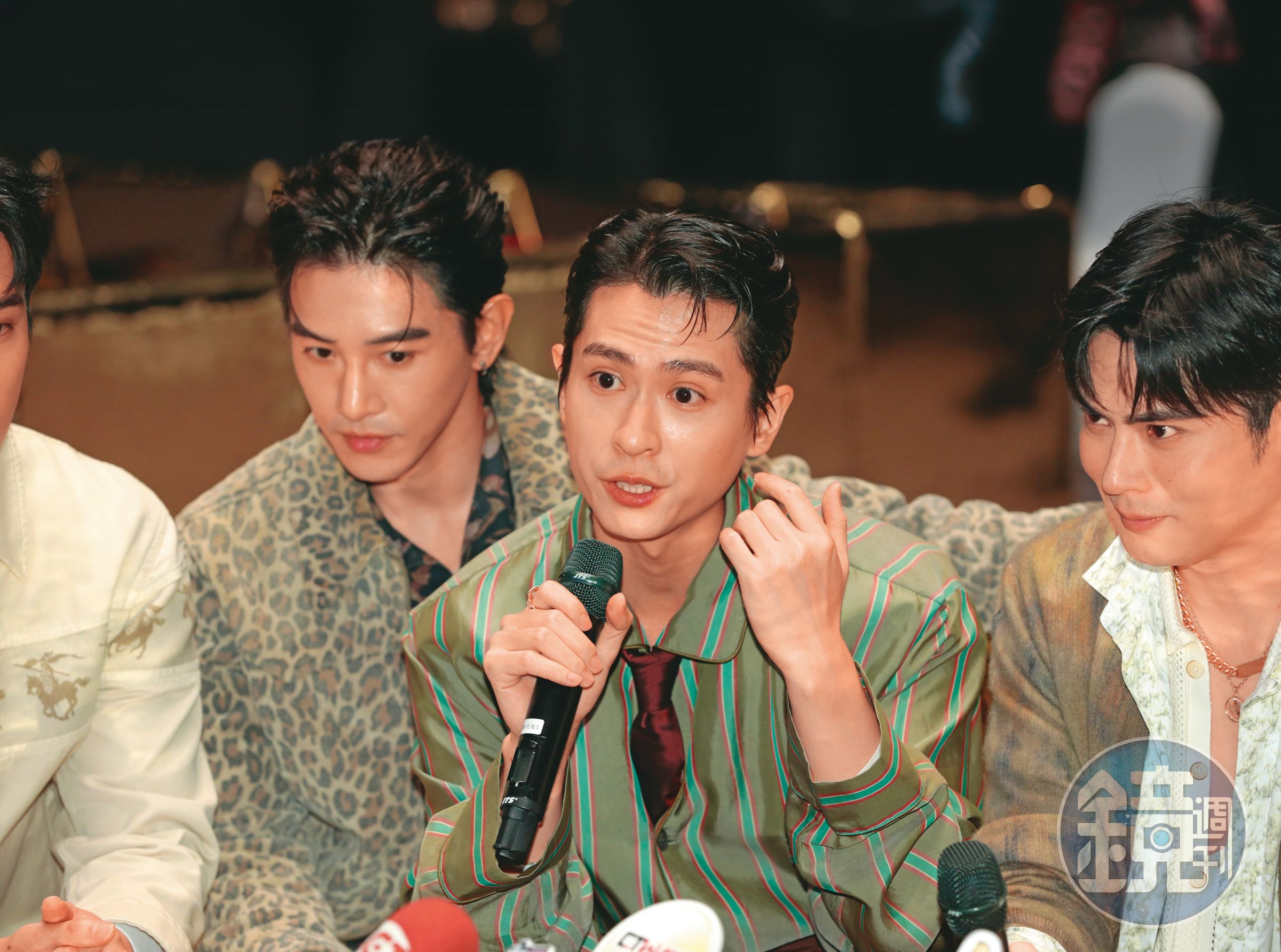 張立昂(左起)、石知田、陳奕台下受訪也要肉體交疊,腐女看了表示興奮得要死。