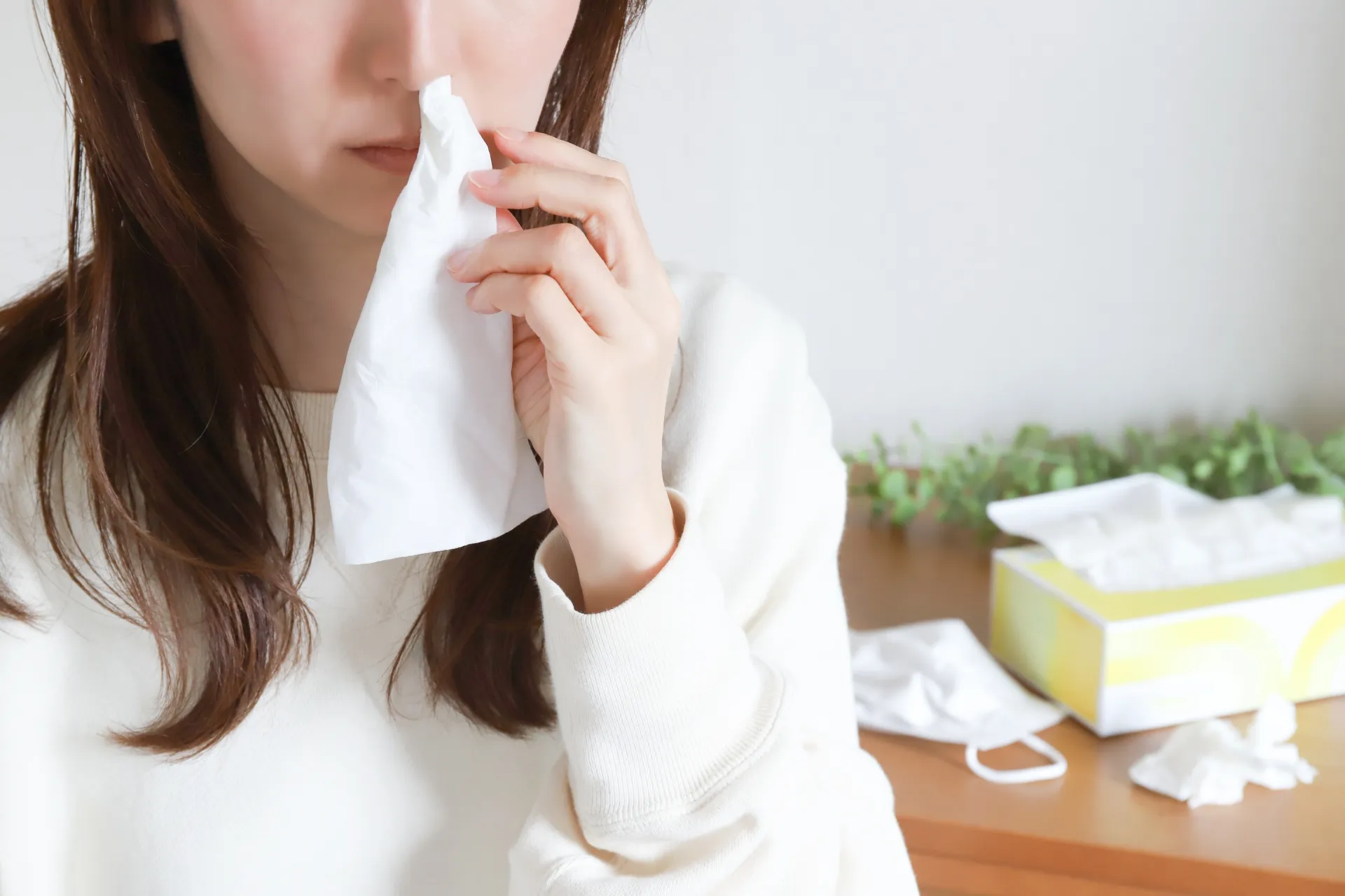 鼻子癢就捲衛生紙挖？　醫揭「5大傷害」：小心鼻屎越挖越多