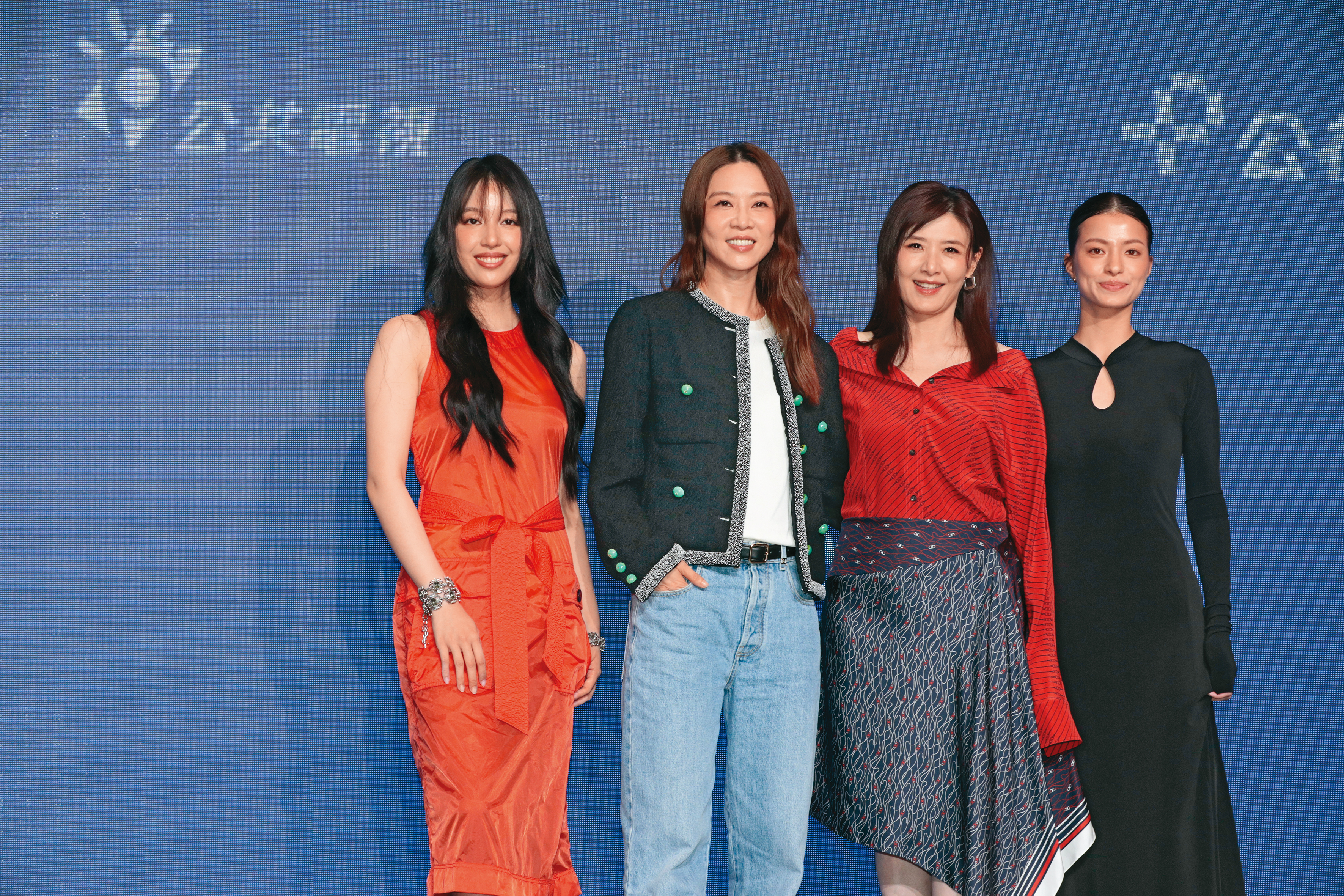 首映記者會時,媒體曾被提醒要以蘇慧倫(右二)為主發問。左起王渝萱、謝盈萱,右一為蒲禾菲。