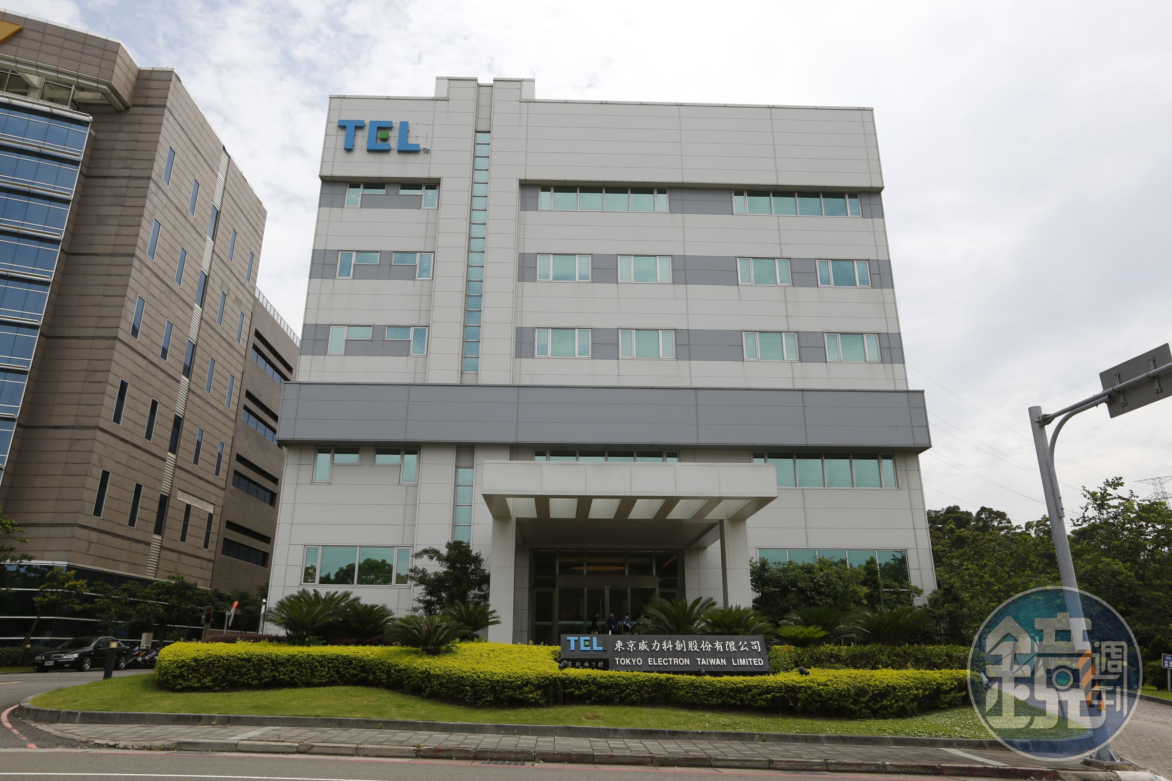 針對台積電內鬼案,東京威力科創,因未盡監督責任確定遭判罰金1.5億元,緩刑3年,另須賠償台積電1億元。