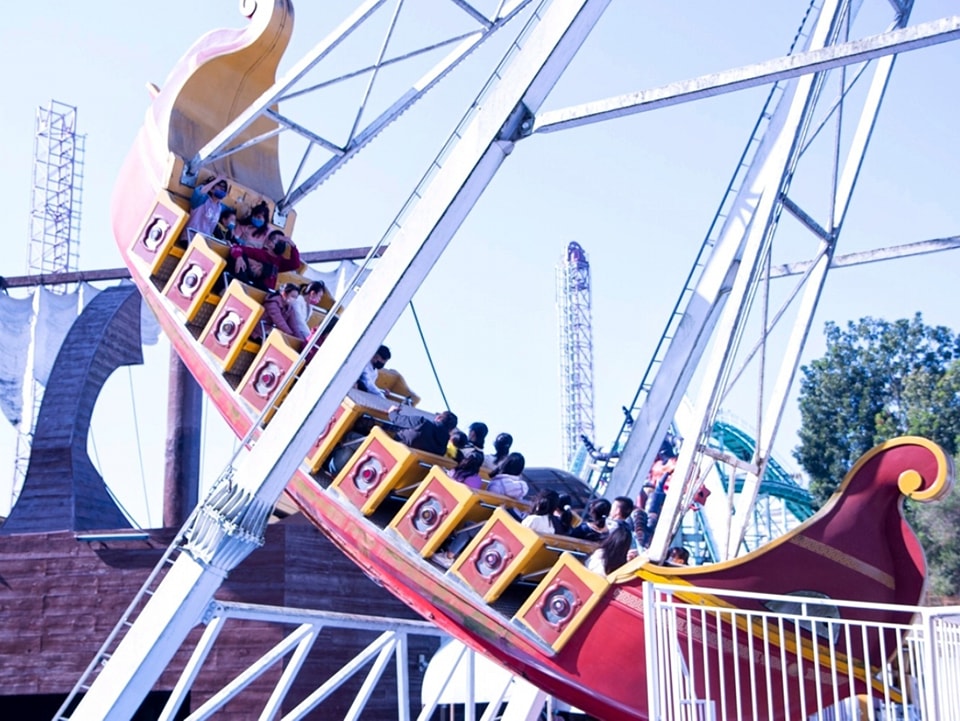 台北市某國小畢旅搭高鐵到台南、高雄玩，3天2夜8,200元讓家長抱怨太貴了。圖為義大遊樂世界。（翻攝自義大遊樂世界臉書）