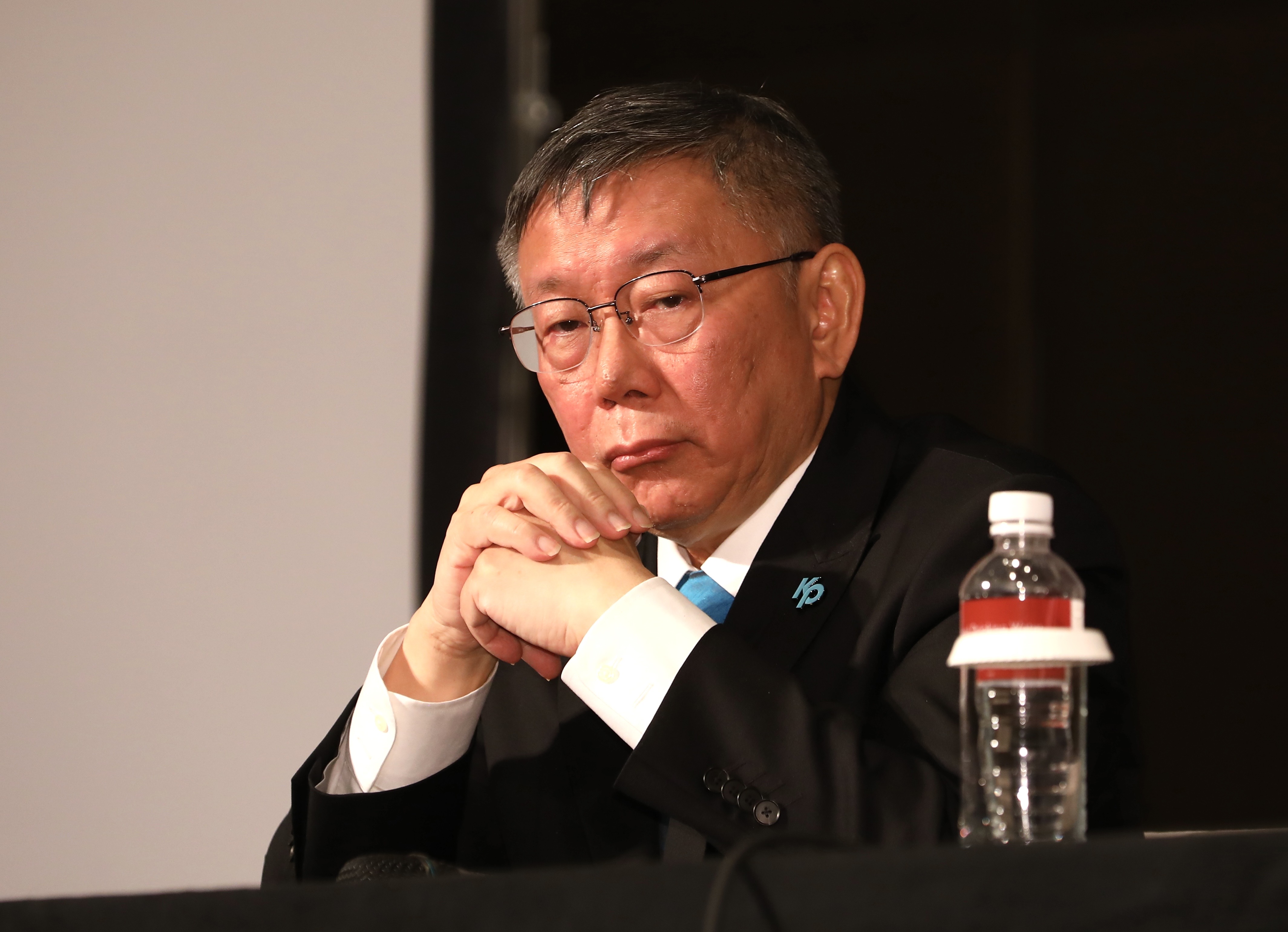 柯辦公布明天行程，柯文哲上午11點將赴中選會登記參選，屆時副手人選一併揭曉。