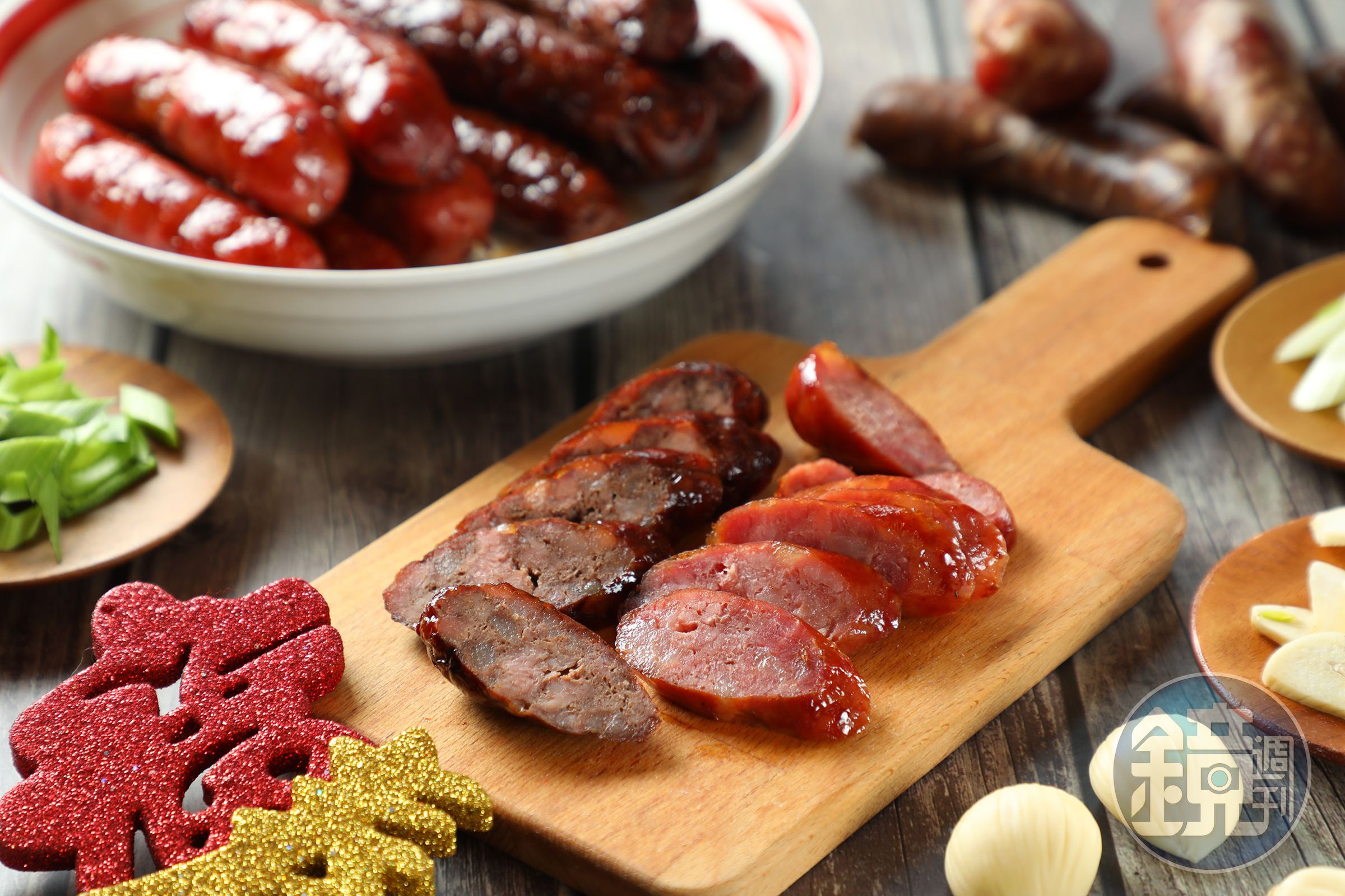 嘉義「三哥肉乾」的「香腸」有五香與原味兩種,滋味濃郁。