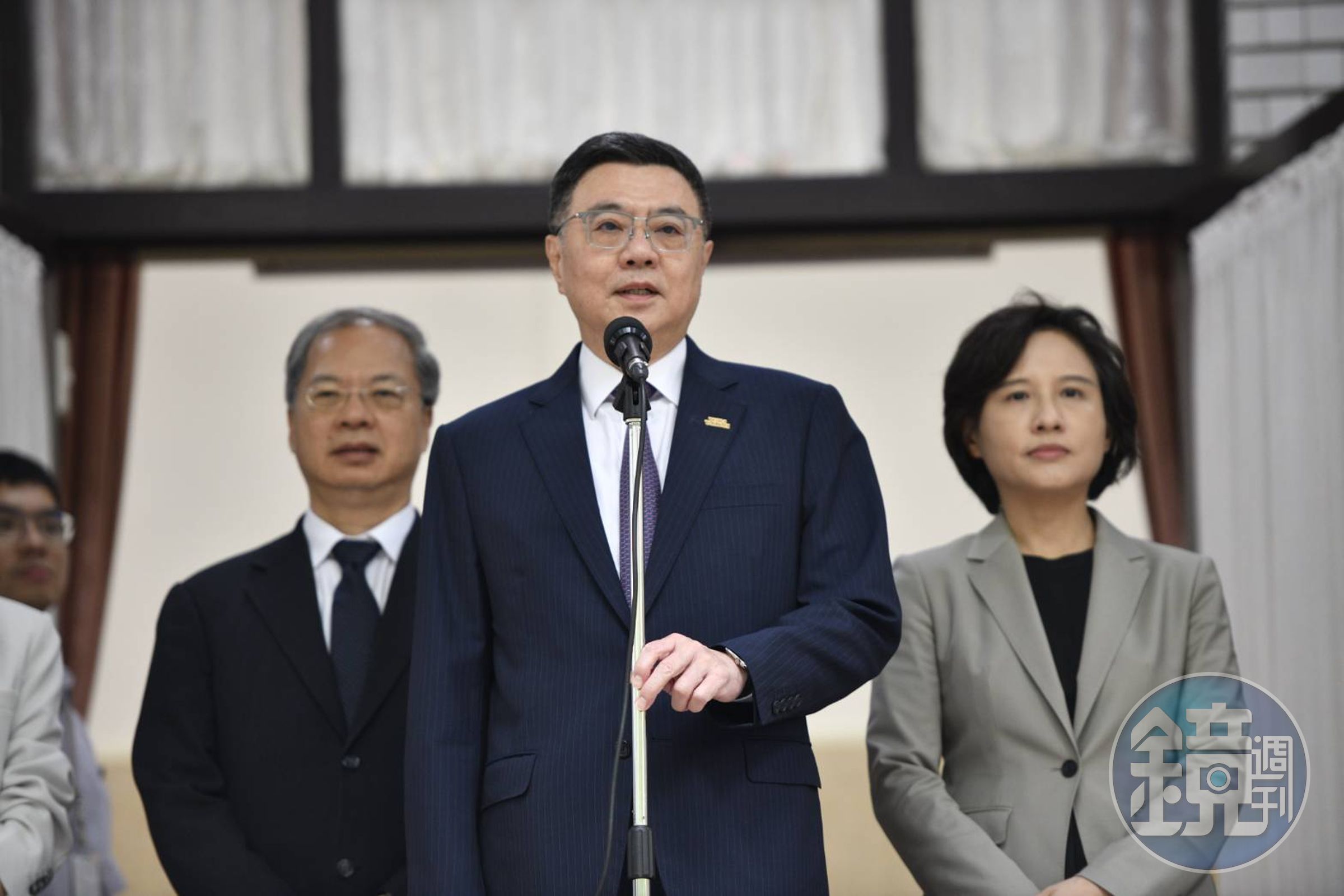 卓榮泰認為,颱風期間的停班課標準確實可以再檢討。