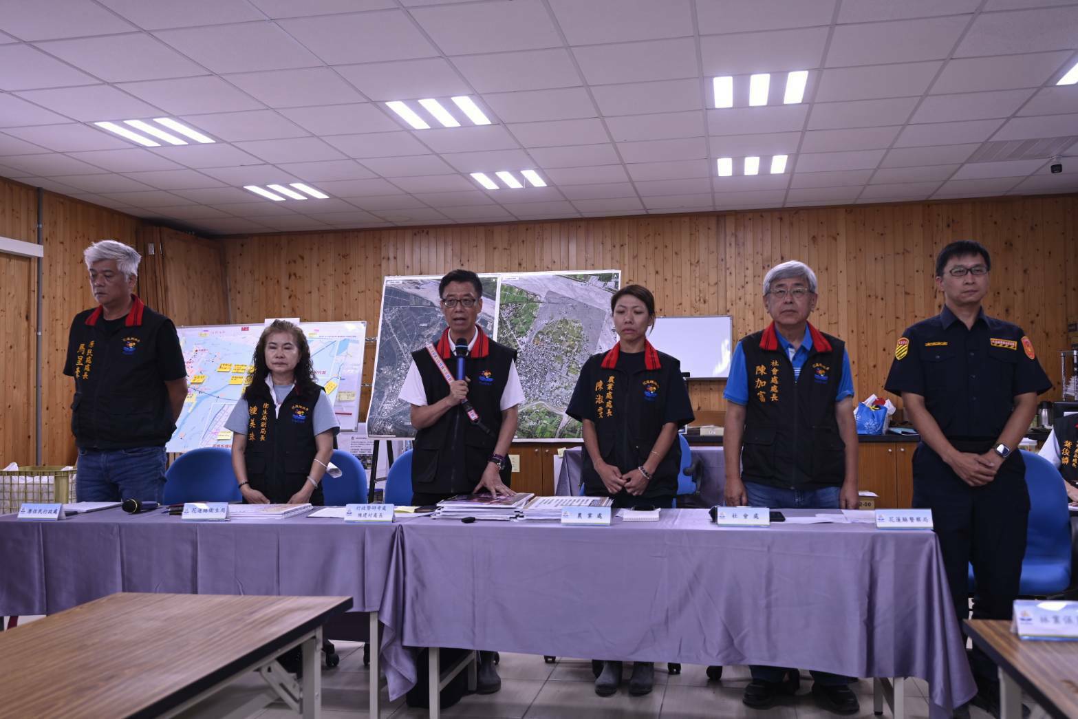 花蓮縣政府今召開馬太鞍堰塞湖潰壩救災進度說明會。（花蓮縣政府提供）
