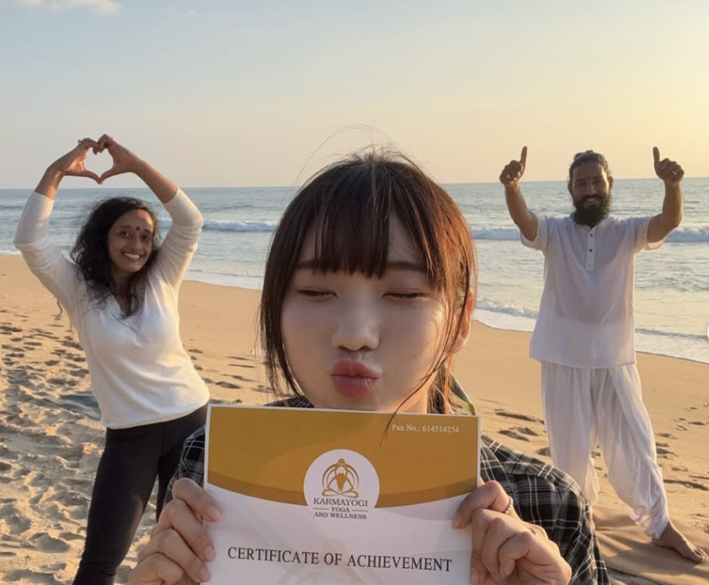 愛莉莎莎與尼泊爾瑜伽大師拉傑合作課程爆發分潤糾紛。(翻攝自IG@goodalicia)