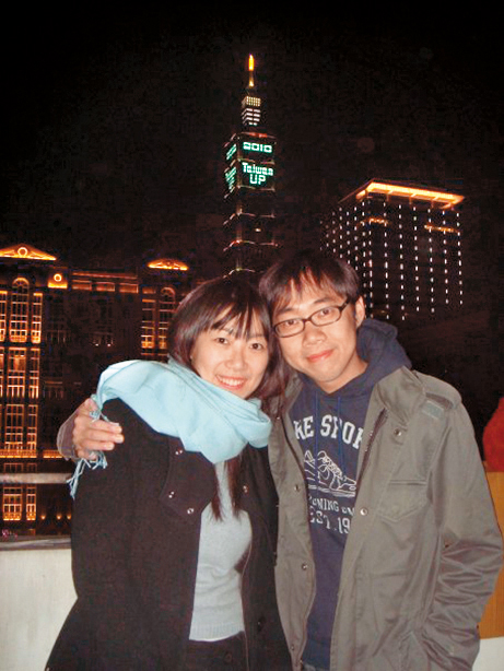 林書宇(右)跟同樣從事電影工作的亡妻黃若璇(左)結婚12年,但據傳婚姻期間,林書宇跟劇組女製片有曖昧。