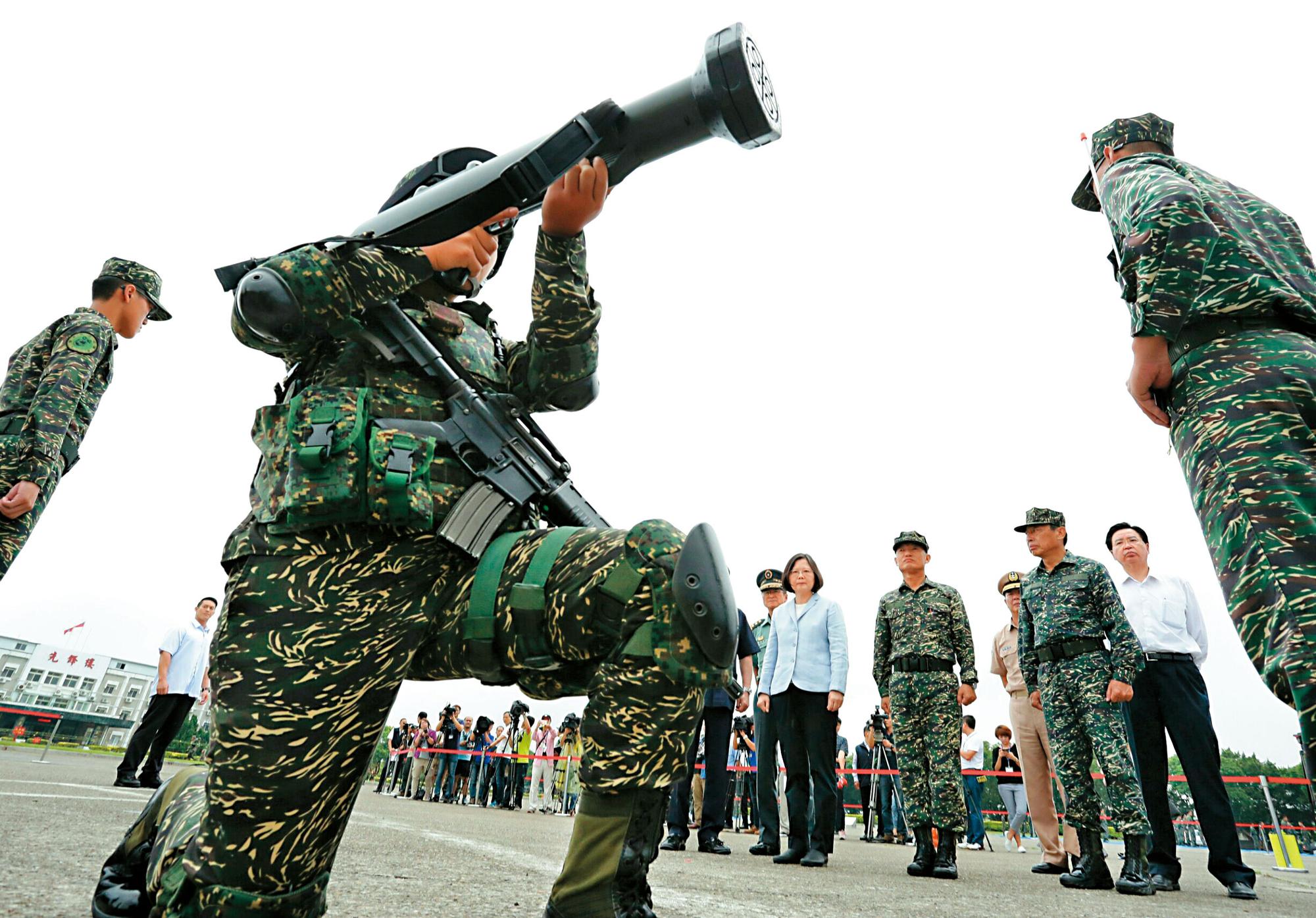 台灣軍方共有三支反恐部隊，總統蔡英文日前特別前往視察。（總統府提供）