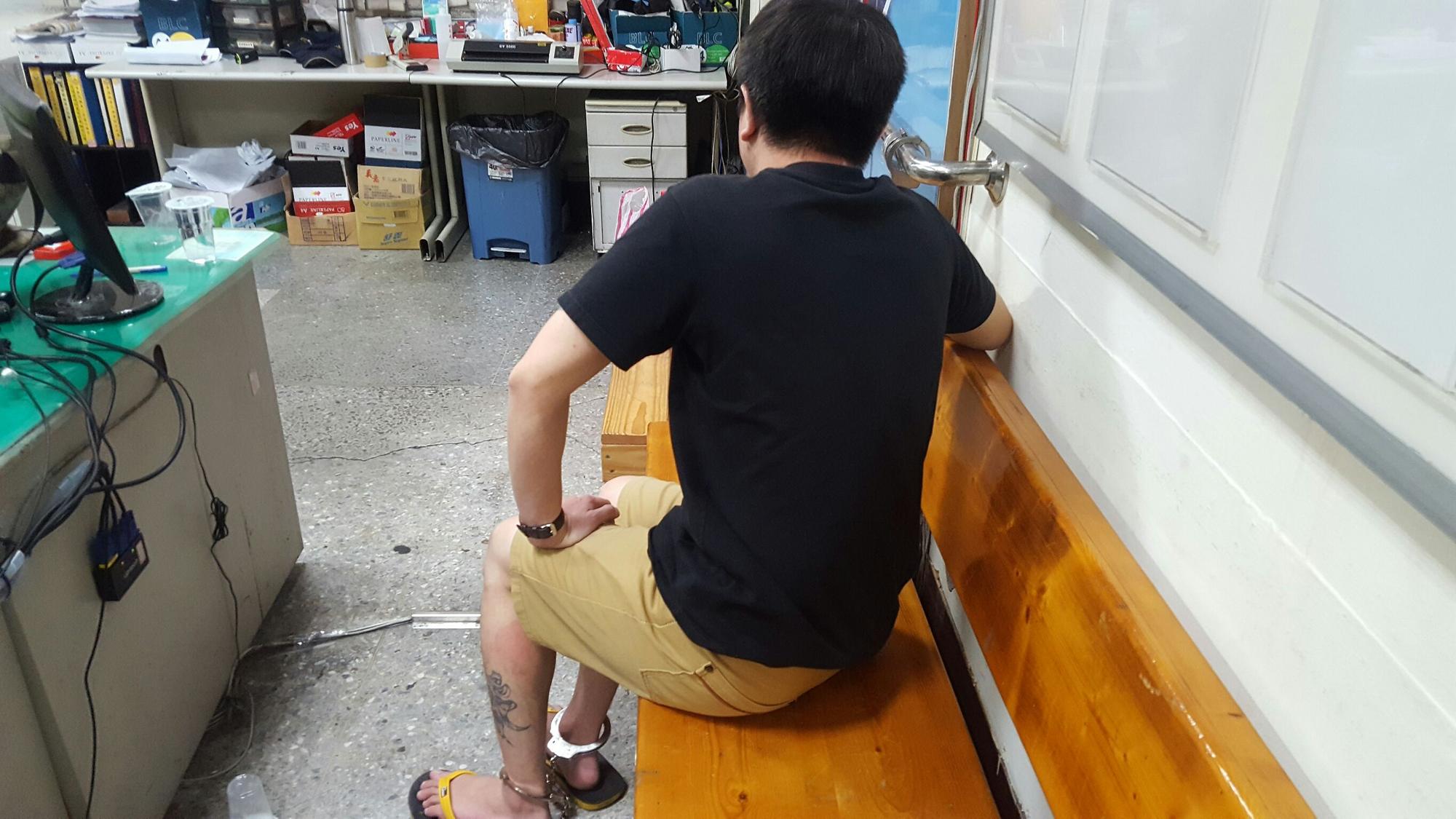 邱姓男子聲稱自己就是應召站負責人,不過警方認為內情不單純。