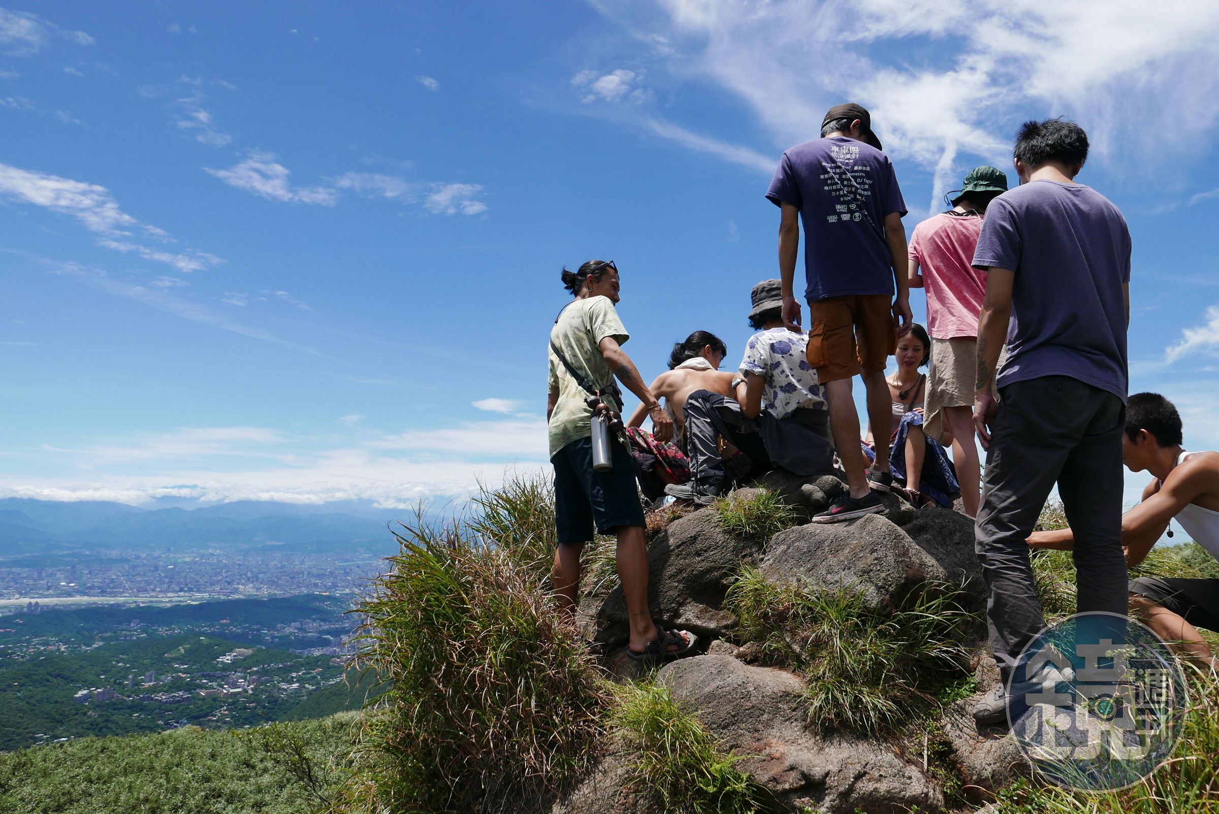 凱達格蘭遺址不遠處的七星椎（金字塔山），傳說是外星人降落之處。