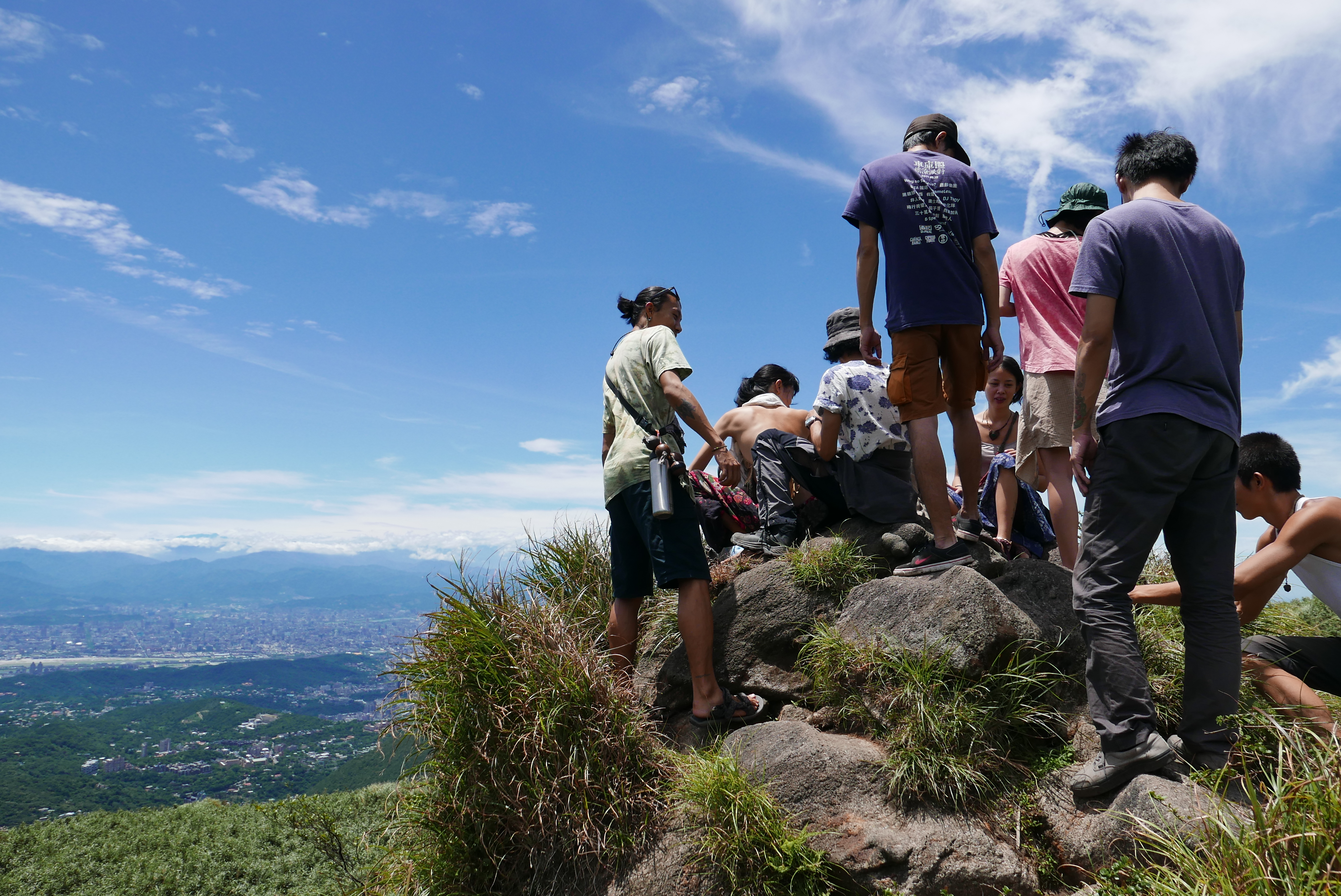 凱達格蘭遺址不遠處的七星椎（金字塔山），傳說是外星人降落之處。