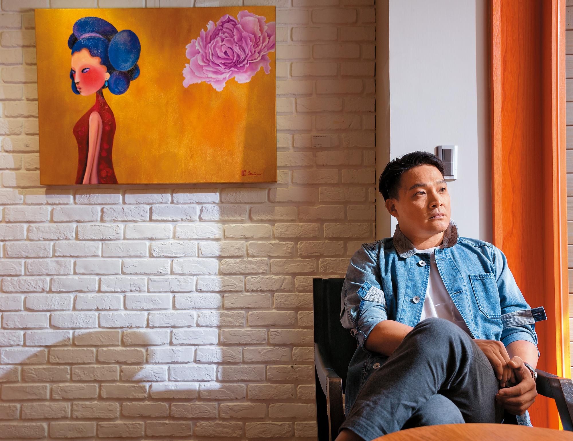 東明相筆下畫出光鮮瑰麗、千嬌百媚的「老娘」,也象徵他的心情已經走出陰霾,他透露:「人在黑暗的時候根本不敢畫畫。」