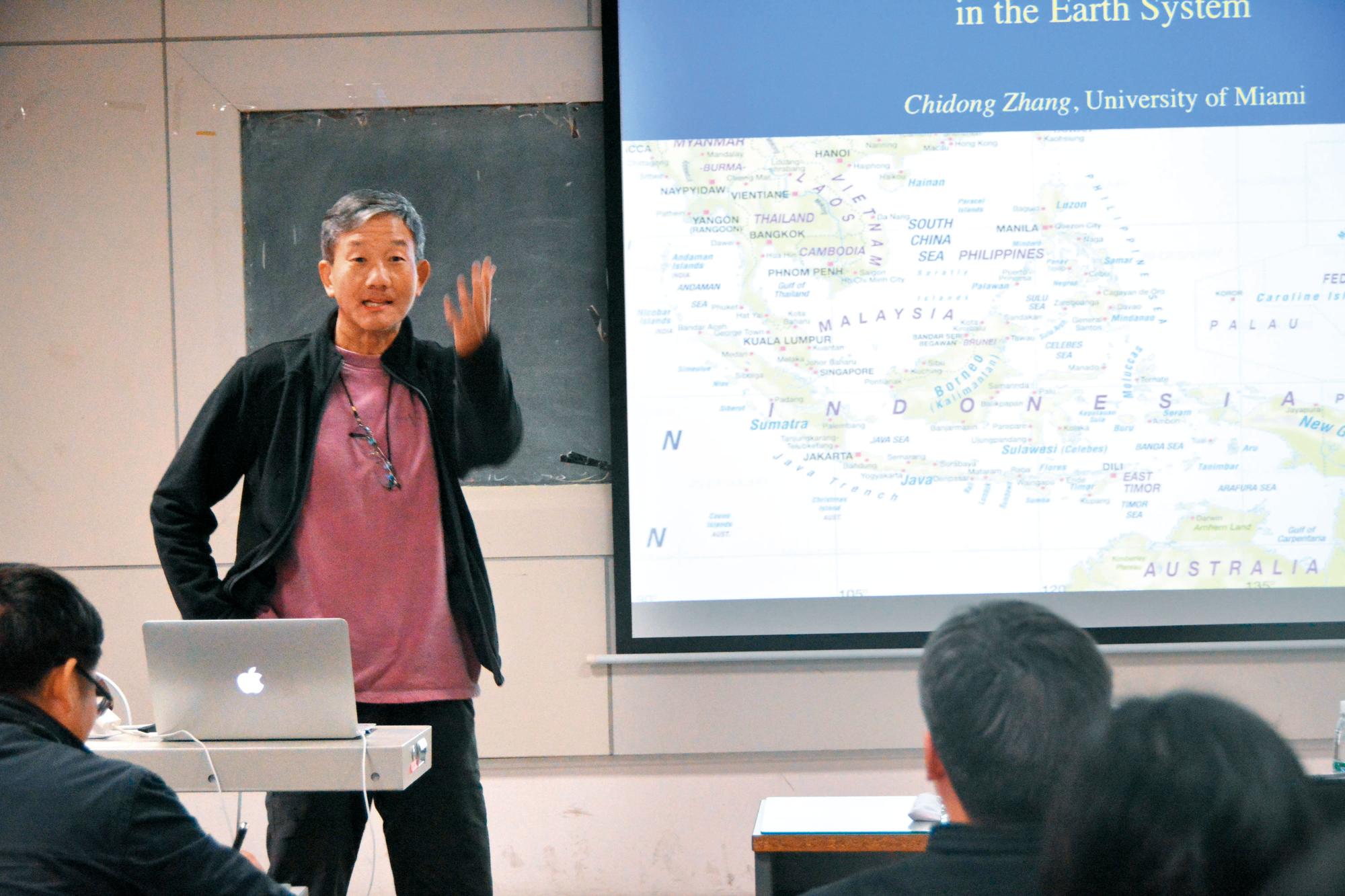 YMC計畫召集人張啟東主動邀請台灣參與觀測計畫，並希望透過學術資訊公開分享，降低敏感度。（翻攝自中山大學官網）
