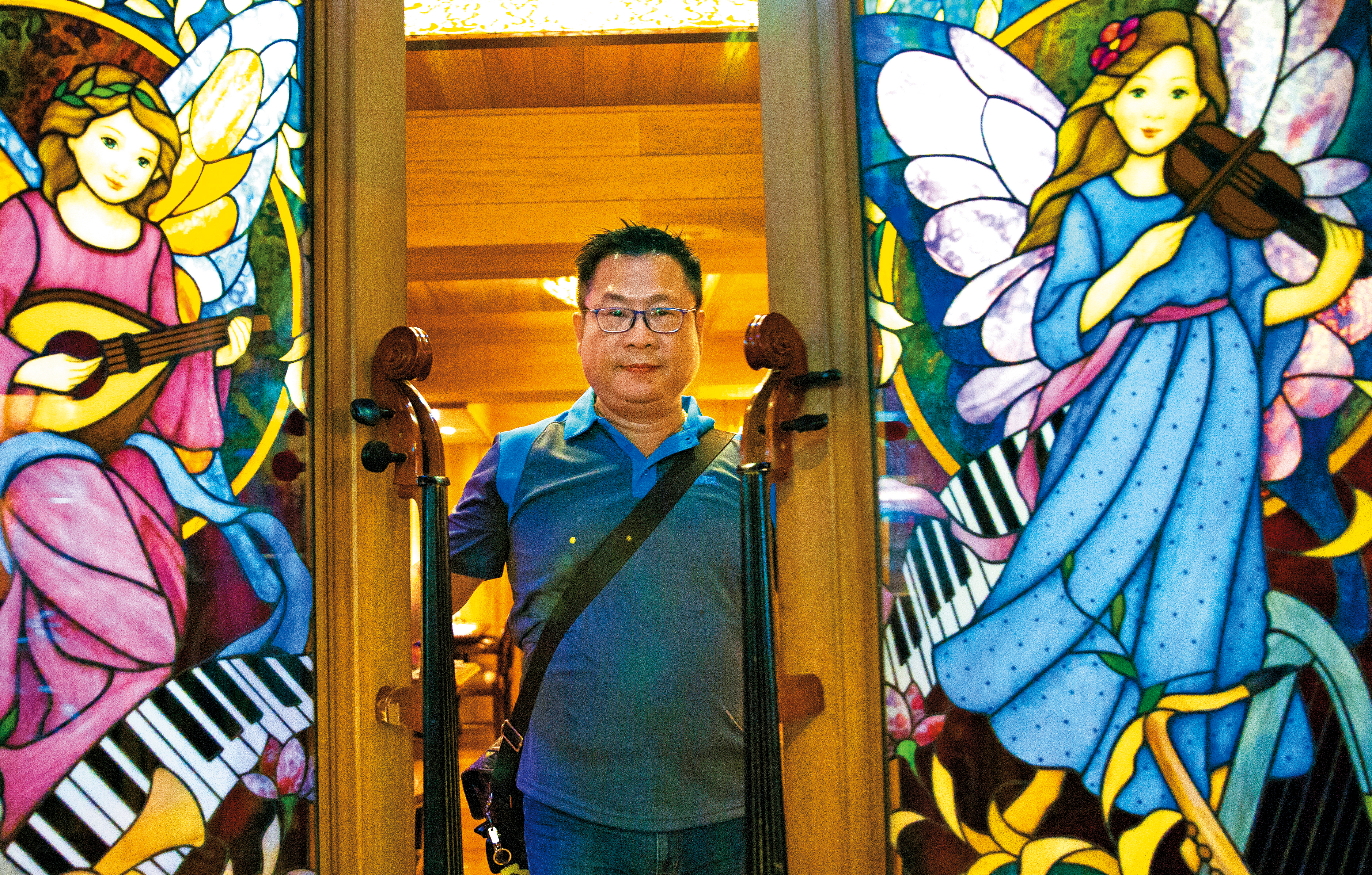 飽嘗失業衝擊的吳鏞明，在信仰的支持下重拾音樂夢。