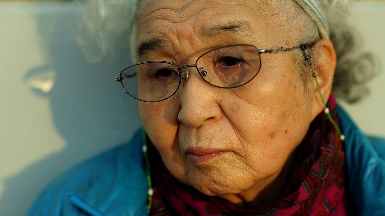 蔡明亮短片《秋日》中的主角野上照代女士,是黑澤明導演的場記。(釜山影展提供)