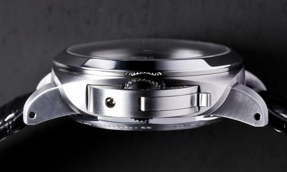 這是原本的Luminor 1950錶款的側面圖，其厚度為17.95mm。對許多沛迷來說，Luminor 1950錶款就是要有這樣的厚度才夠分量。
